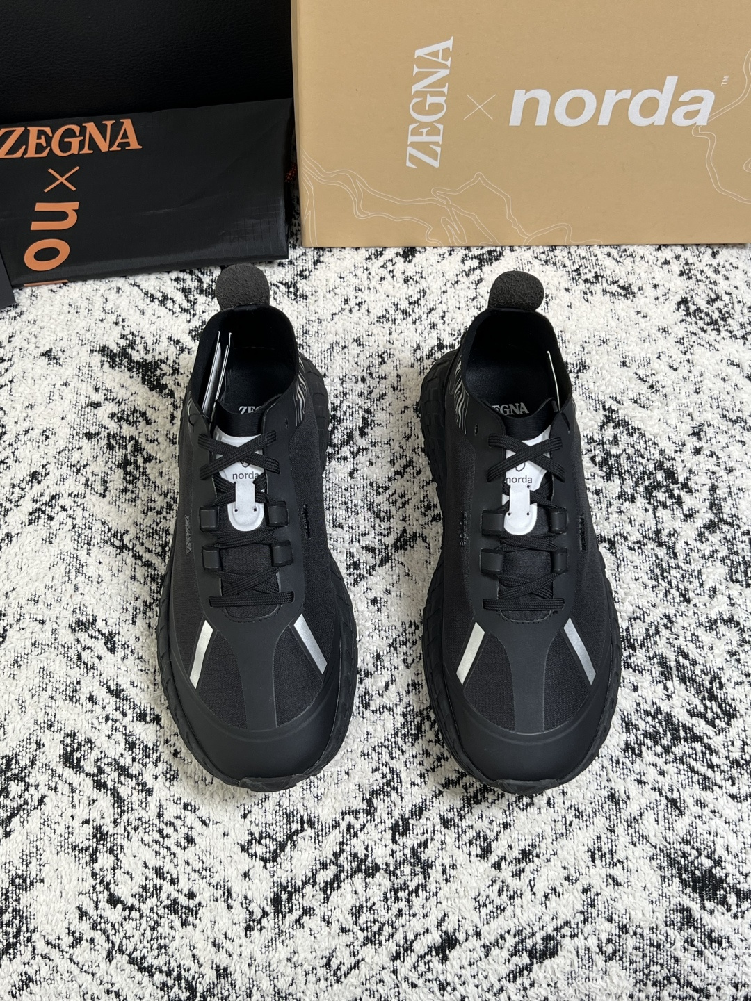 Zegna  高品质  顶级工艺品  杰尼亚  专柜新款原厂配置，意大利进口牛皮面料，进口牛里垫，透气舒适，鞋底：原厂特