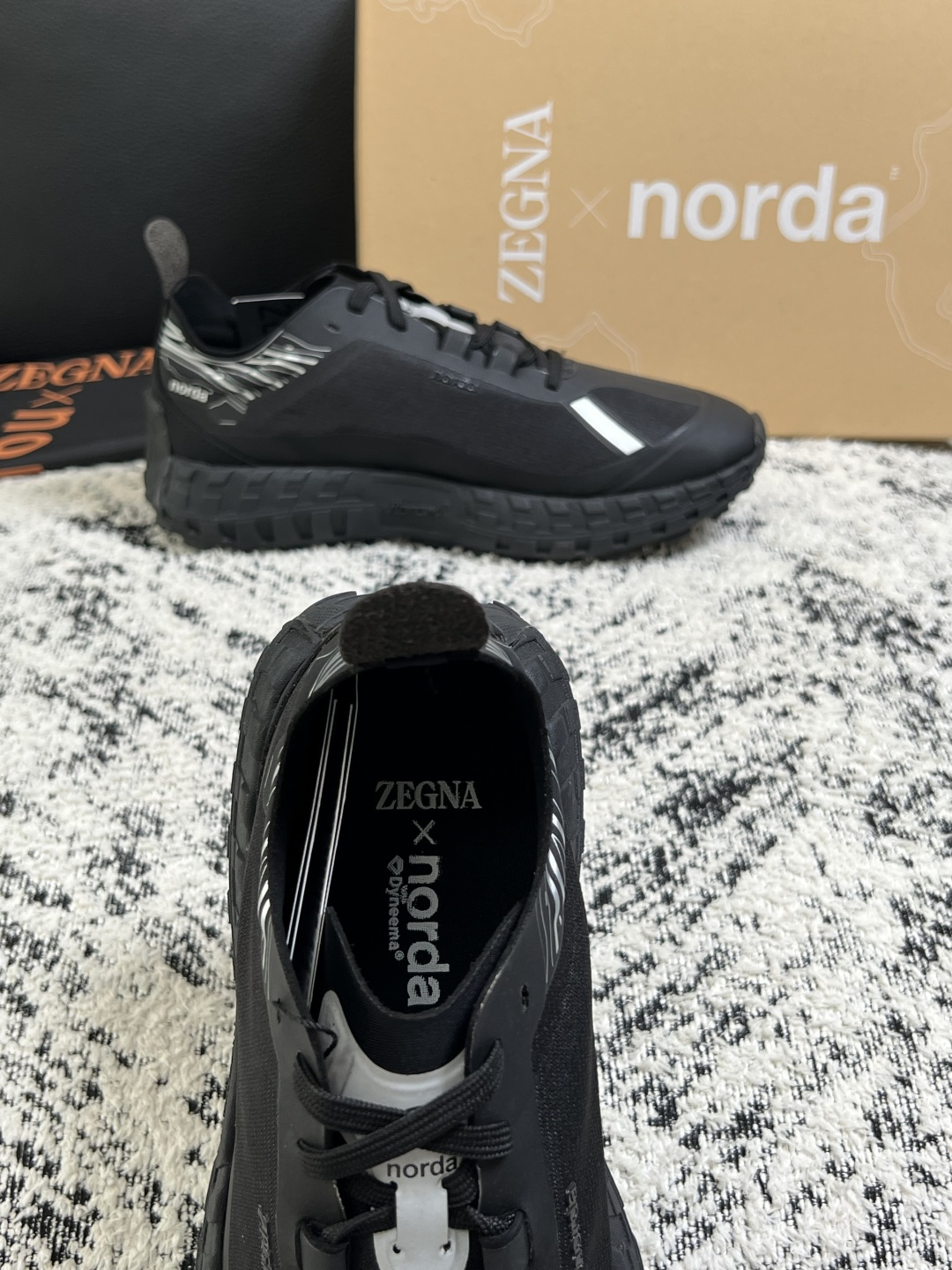 Zegna  高品质  顶级工艺品  杰尼亚  专柜新款原厂配置，意大利进口牛皮面料，进口牛里垫，透气舒适，鞋底：原厂特