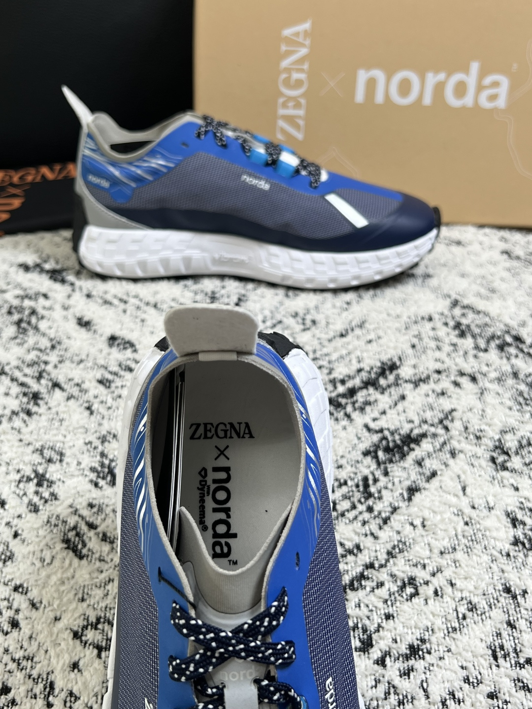 Zegna  高品质  顶级工艺品  杰尼亚  专柜新款原厂配置，意大利进口牛皮面料，进口牛里垫，透气舒适，鞋底：原厂特