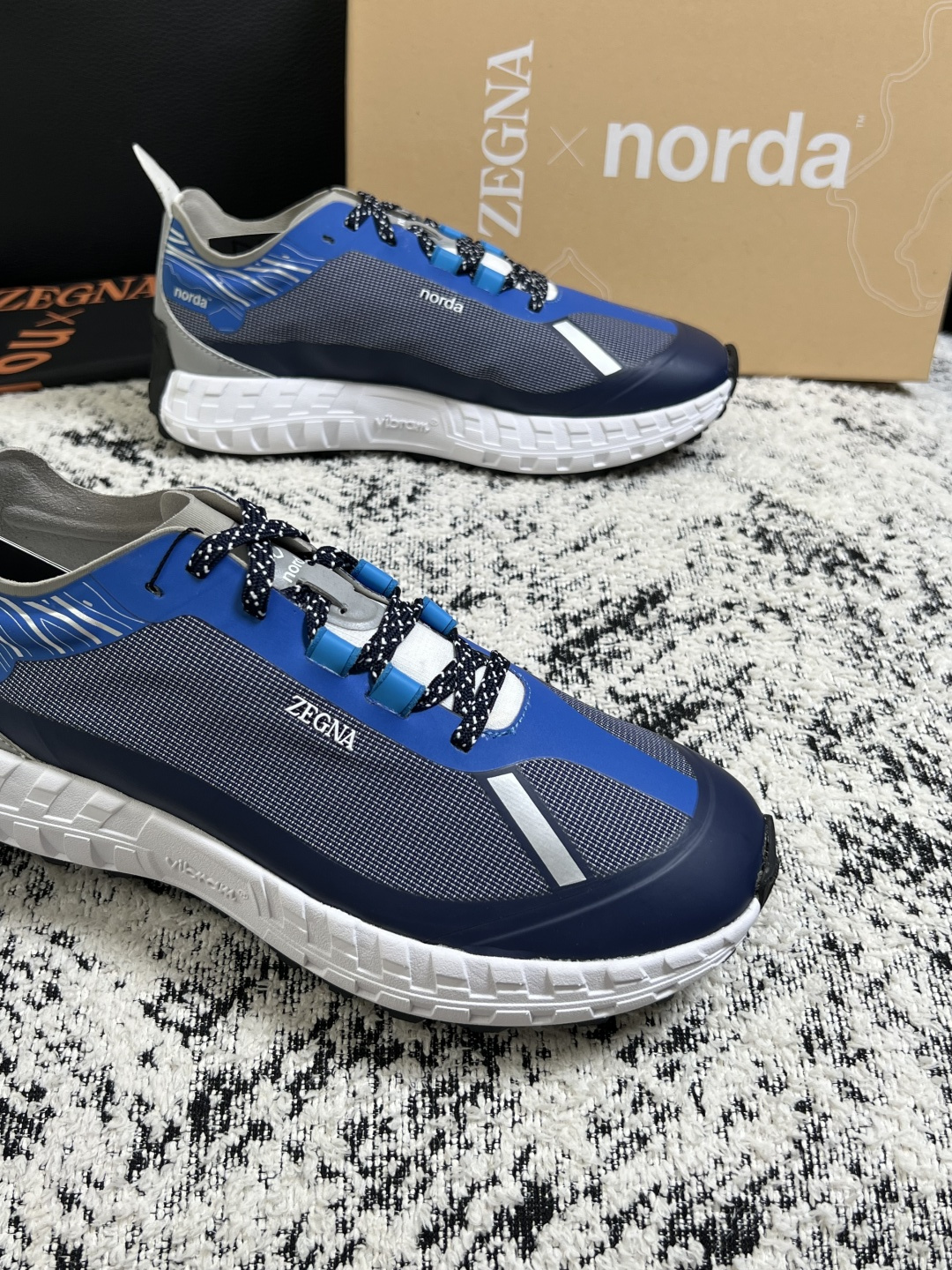 Zegna  高品质  顶级工艺品  杰尼亚  专柜新款原厂配置，意大利进口牛皮面料，进口牛里垫，透气舒适，鞋底：原厂特