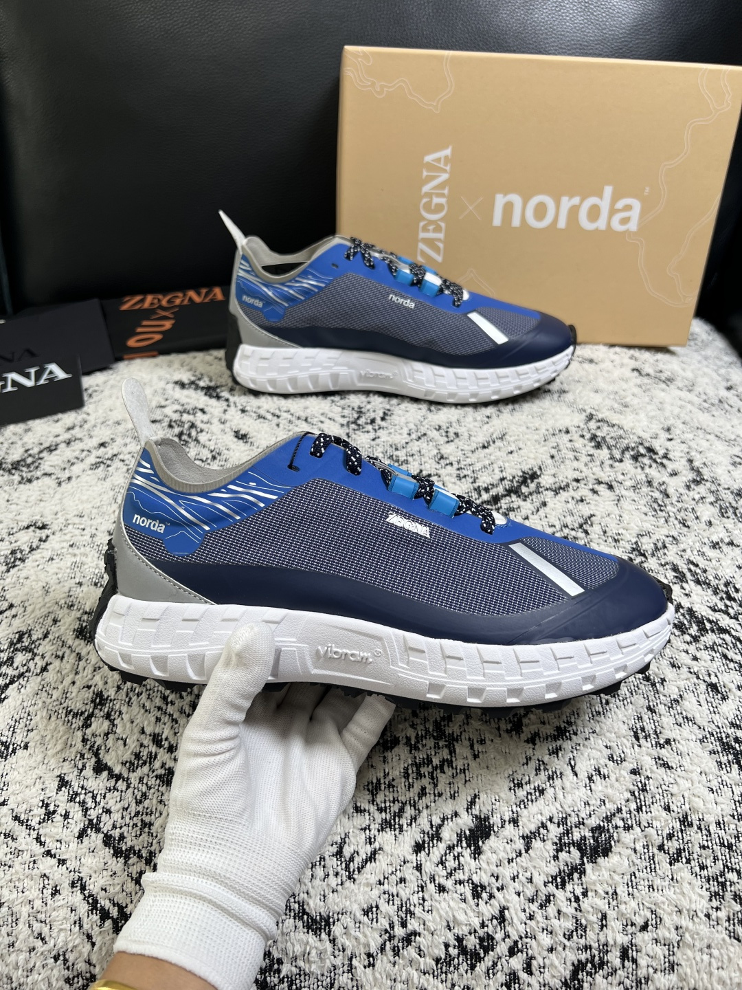 Zegna  高品质  顶级工艺品  杰尼亚  专柜新款原厂配置，意大利进口牛皮面料，进口牛里垫，透气舒适，鞋底：原厂特