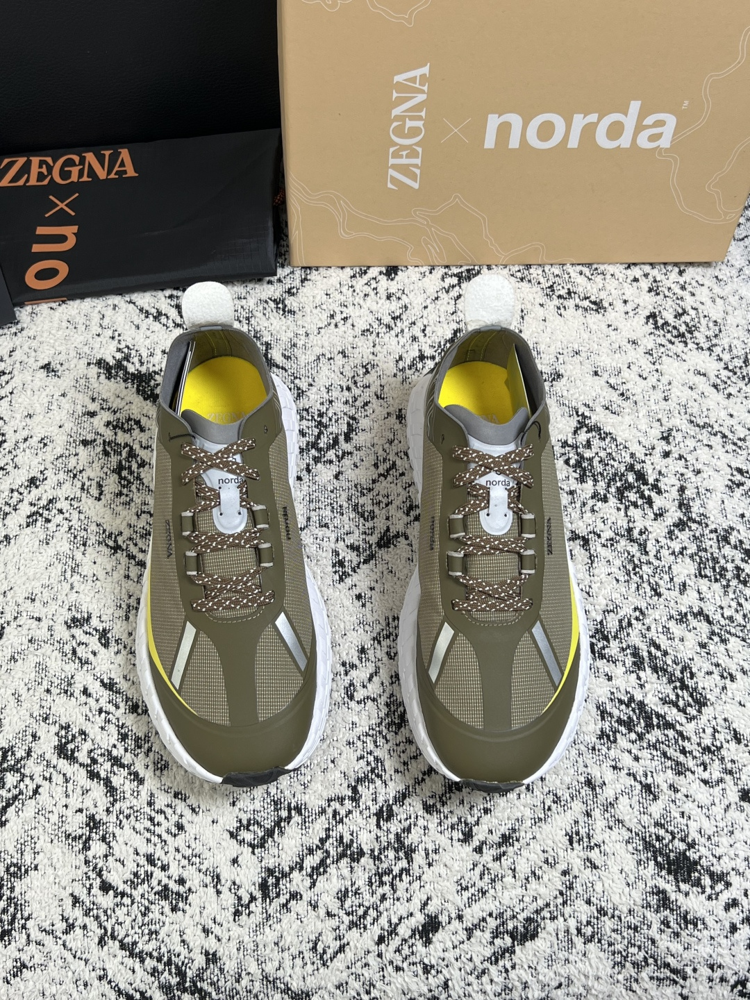 Zegna  高品质  顶级工艺品  杰尼亚  专柜新款原厂配置，意大利进口牛皮面料，进口牛里垫，透气舒适，鞋底：原厂特