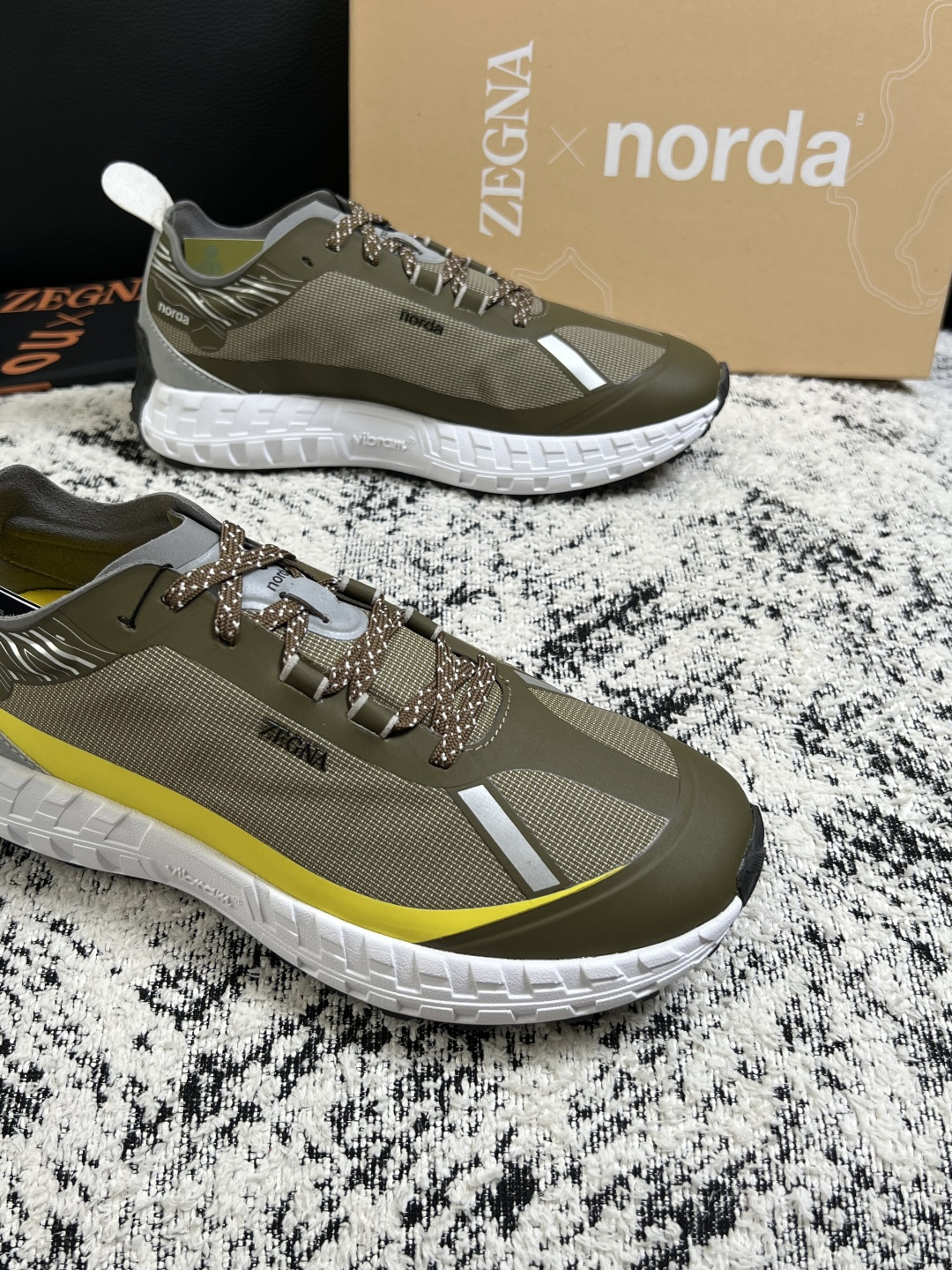 Zegna  高品质  顶级工艺品  杰尼亚  专柜新款原厂配置，意大利进口牛皮面料，进口牛里垫，透气舒适，鞋底：原厂特