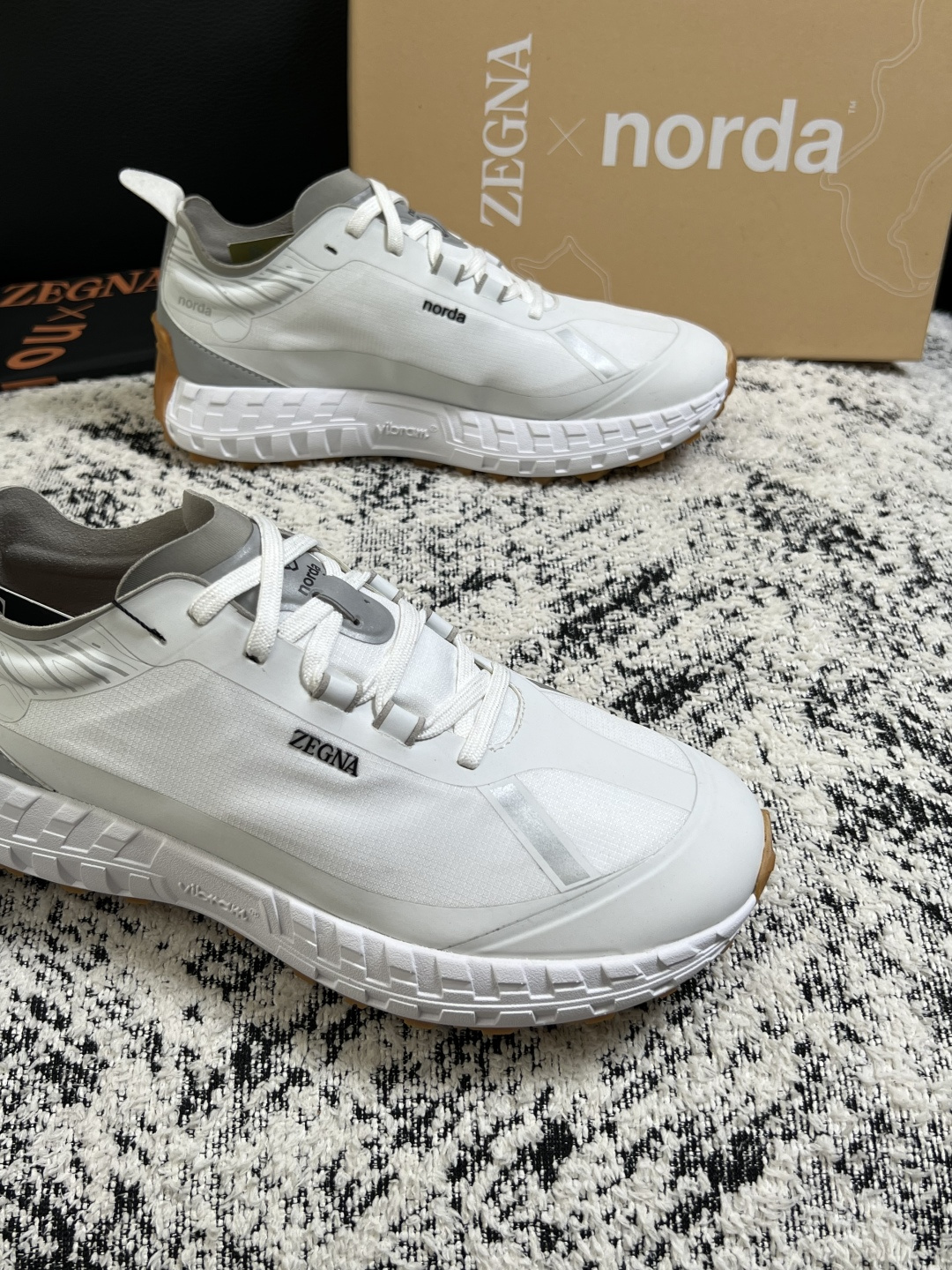 Zegna  高品质  顶级工艺品  杰尼亚  专柜新款原厂配置，意大利进口牛皮面料，进口牛里垫，透气舒适，鞋底：原厂特
