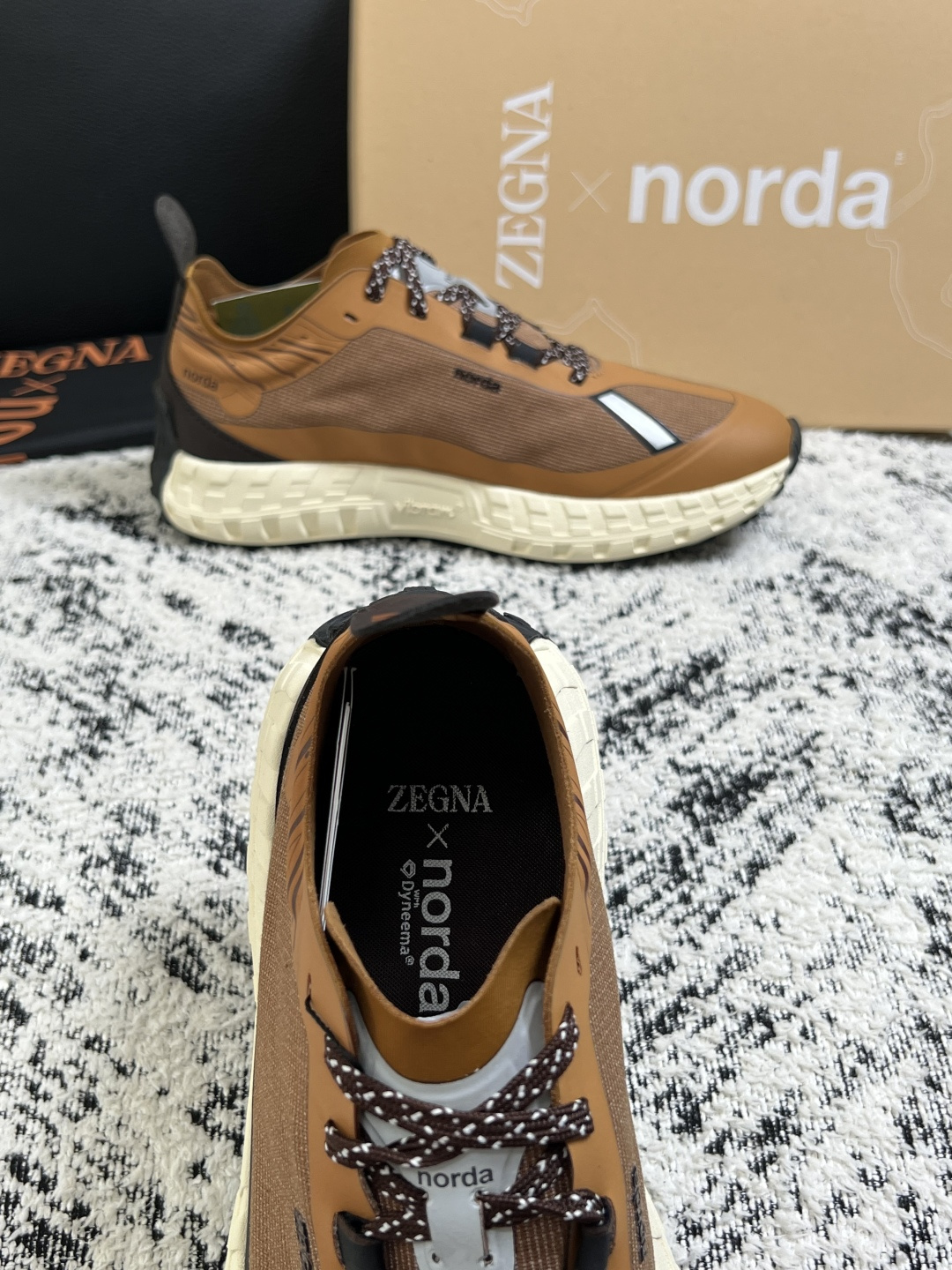 Zegna  高品质  顶级工艺品  杰尼亚  专柜新款原厂配置，意大利进口牛皮面料，进口牛里垫，透气舒适，鞋底：原厂特