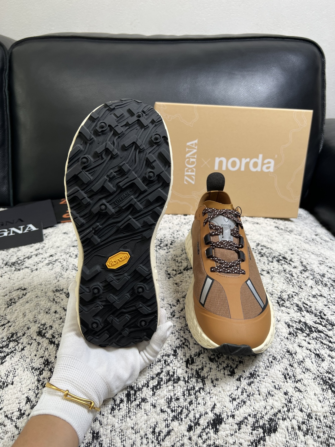 Zegna  高品质  顶级工艺品  杰尼亚  专柜新款原厂配置，意大利进口牛皮面料，进口牛里垫，透气舒适，鞋底：原厂特