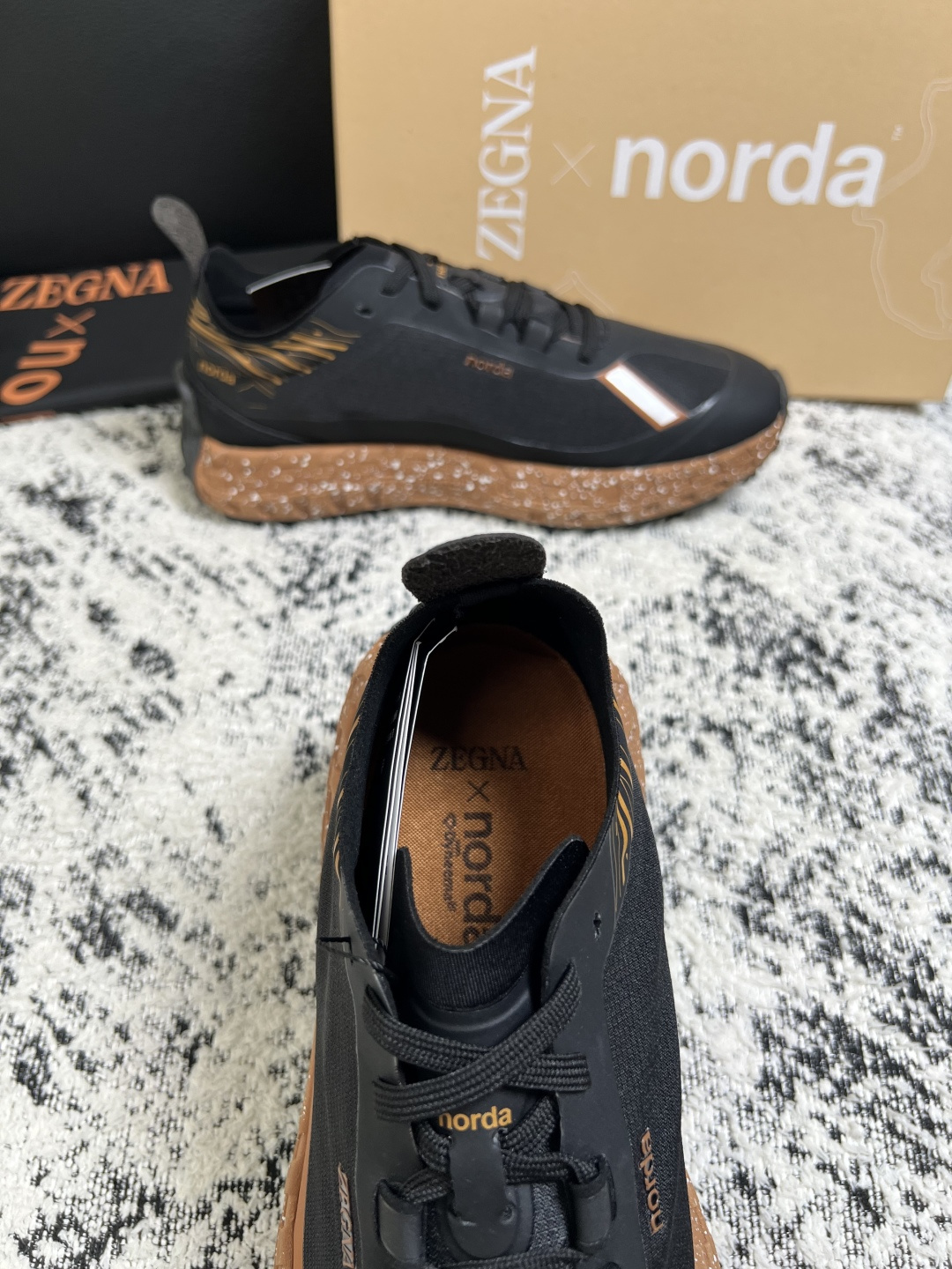 Zegna  高品质  顶级工艺品  杰尼亚  专柜新款原厂配置，意大利进口牛皮面料，进口牛里垫，透气舒适，鞋底：原厂特