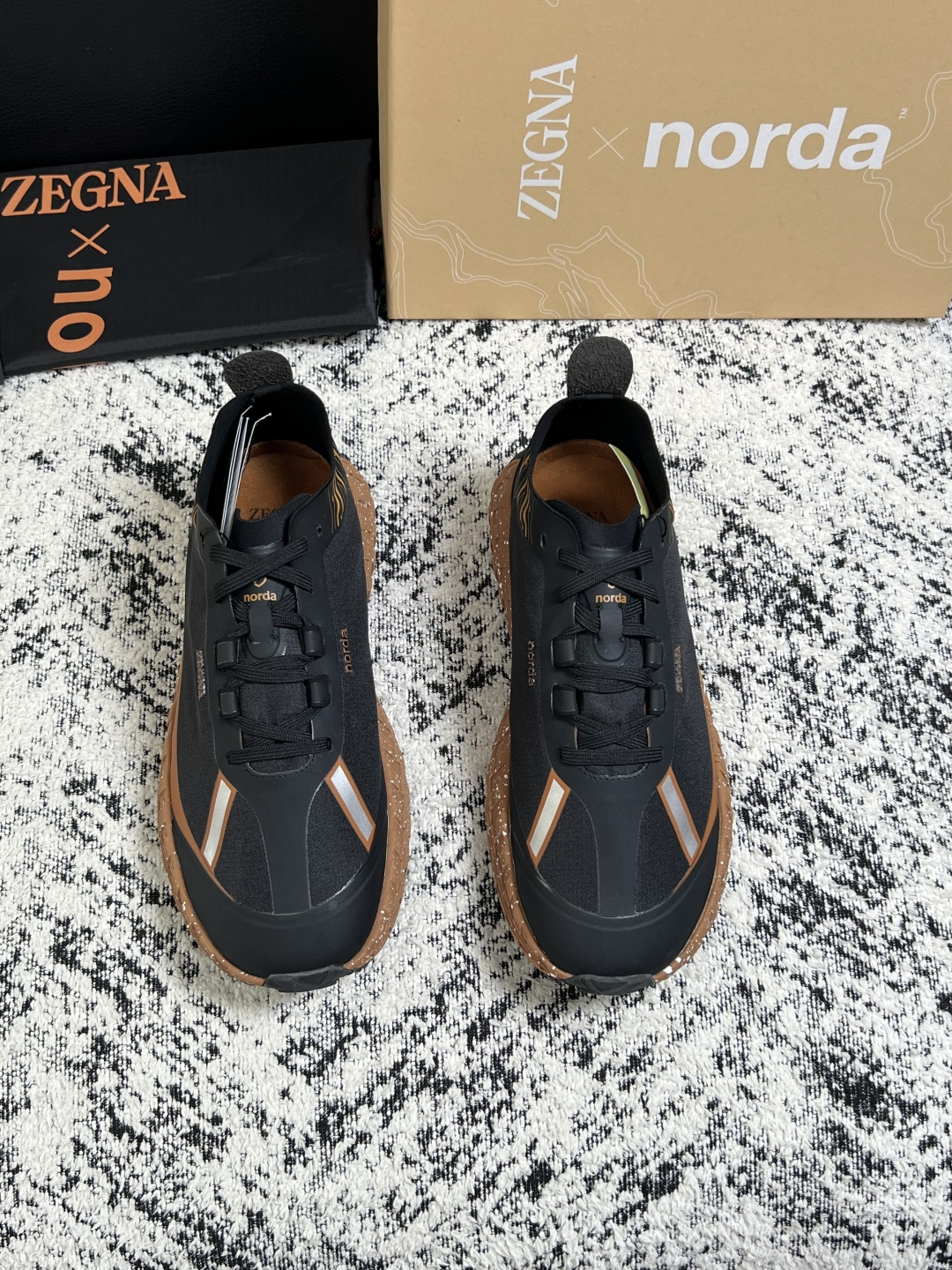 Zegna  高品质  顶级工艺品  杰尼亚  专柜新款原厂配置，意大利进口牛皮面料，进口牛里垫，透气舒适，鞋底：原厂特