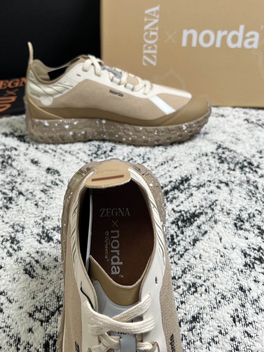 Zegna  高品质  顶级工艺品  杰尼亚  专柜新款原厂配置，意大利进口牛皮面料，进口牛里垫，透气舒适，鞋底：原厂特