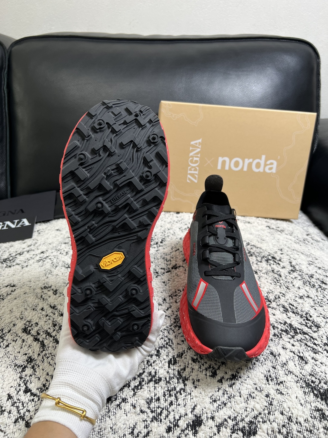Zegna  高品质  顶级工艺品  杰尼亚  专柜新款原厂配置，意大利进口牛皮面料，进口牛里垫，透气舒适，鞋底：原厂特