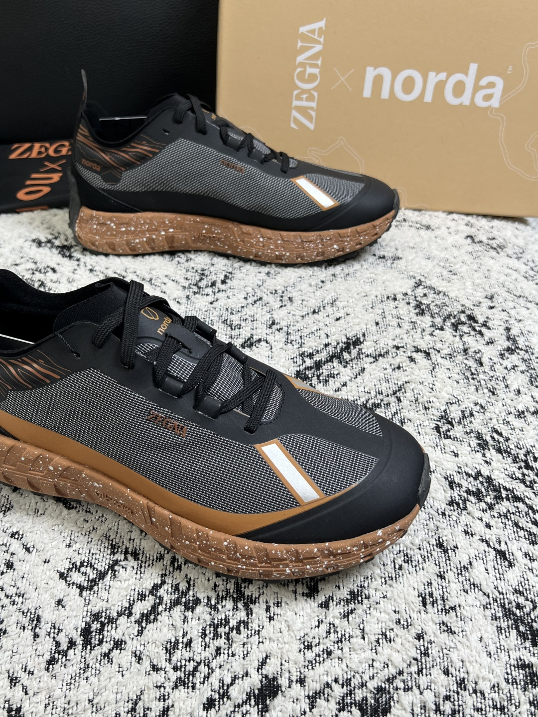 Zegna  高品质  顶级工艺品  杰尼亚  专柜新款原厂配置，意大利进口牛皮面料，进口牛里垫，透气舒适，鞋底：原厂特
