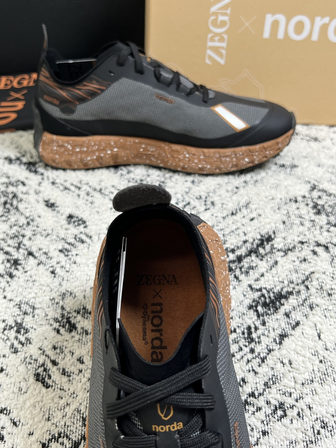 Zegna  高品质  顶级工艺品  杰尼亚  专柜新款原厂配置，意大利进口牛皮面料，进口牛里垫，透气舒适，鞋底：原厂特