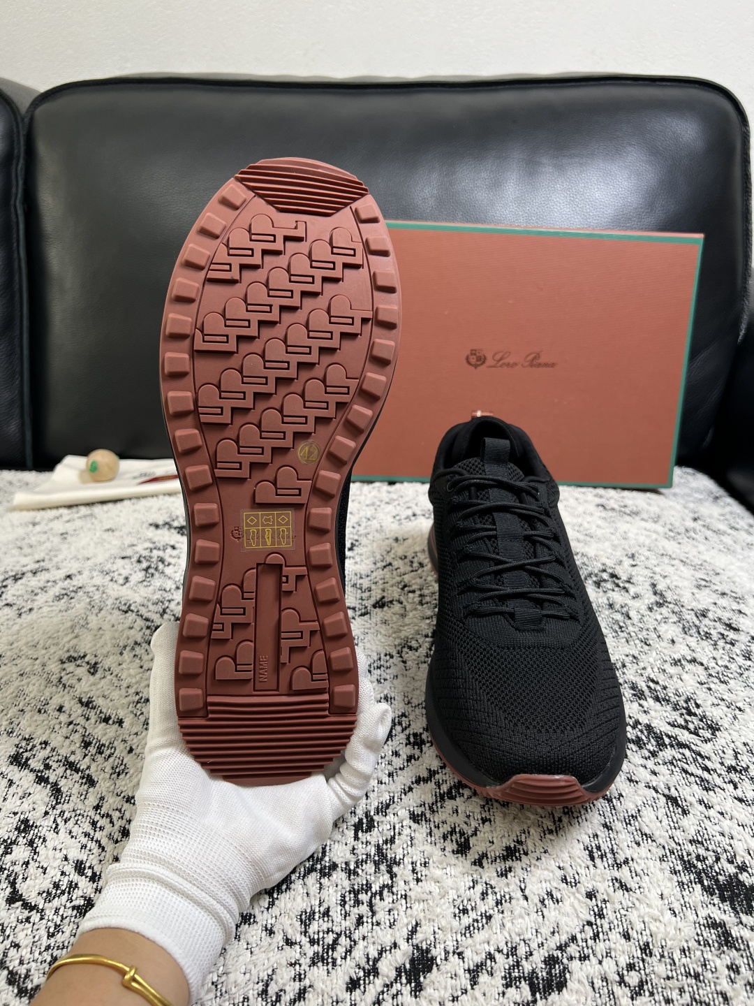 Loro piana  高品质  顶级工艺品  诺悠翩雅  新品专柜同步原厂配置，鞋面意大利进口飞织牛皮面料，高品质拼接