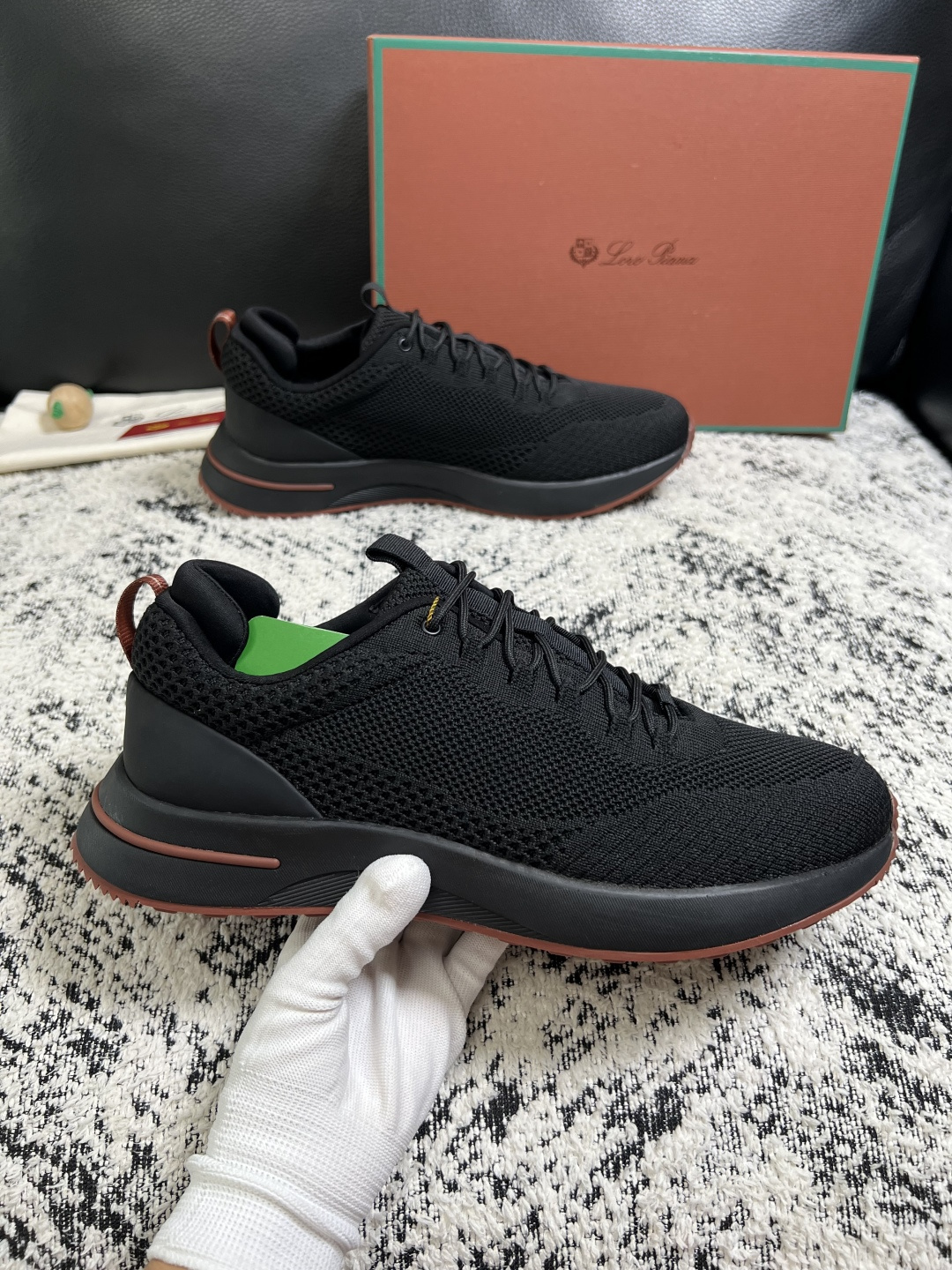 Loro piana  高品质  顶级工艺品  诺悠翩雅  新品专柜同步原厂配置，鞋面意大利进口飞织牛皮面料，高品质拼接