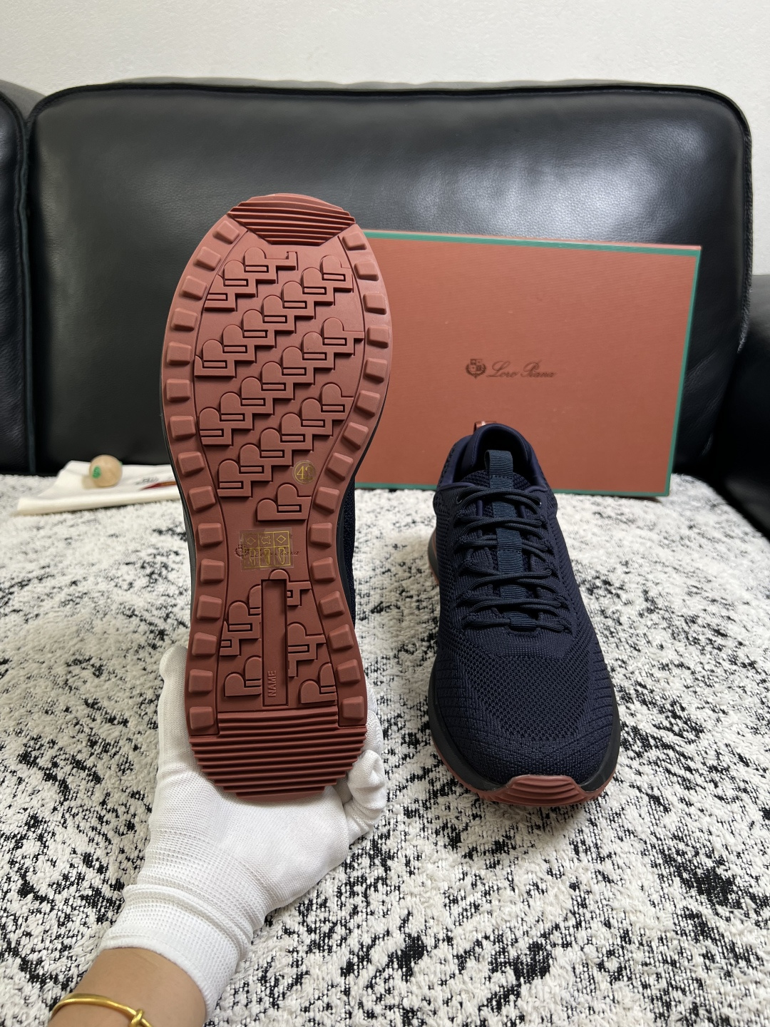 Loro piana  高品质  顶级工艺品  诺悠翩雅  新品专柜同步原厂配置，鞋面意大利进口飞织牛皮面料，高品质拼接