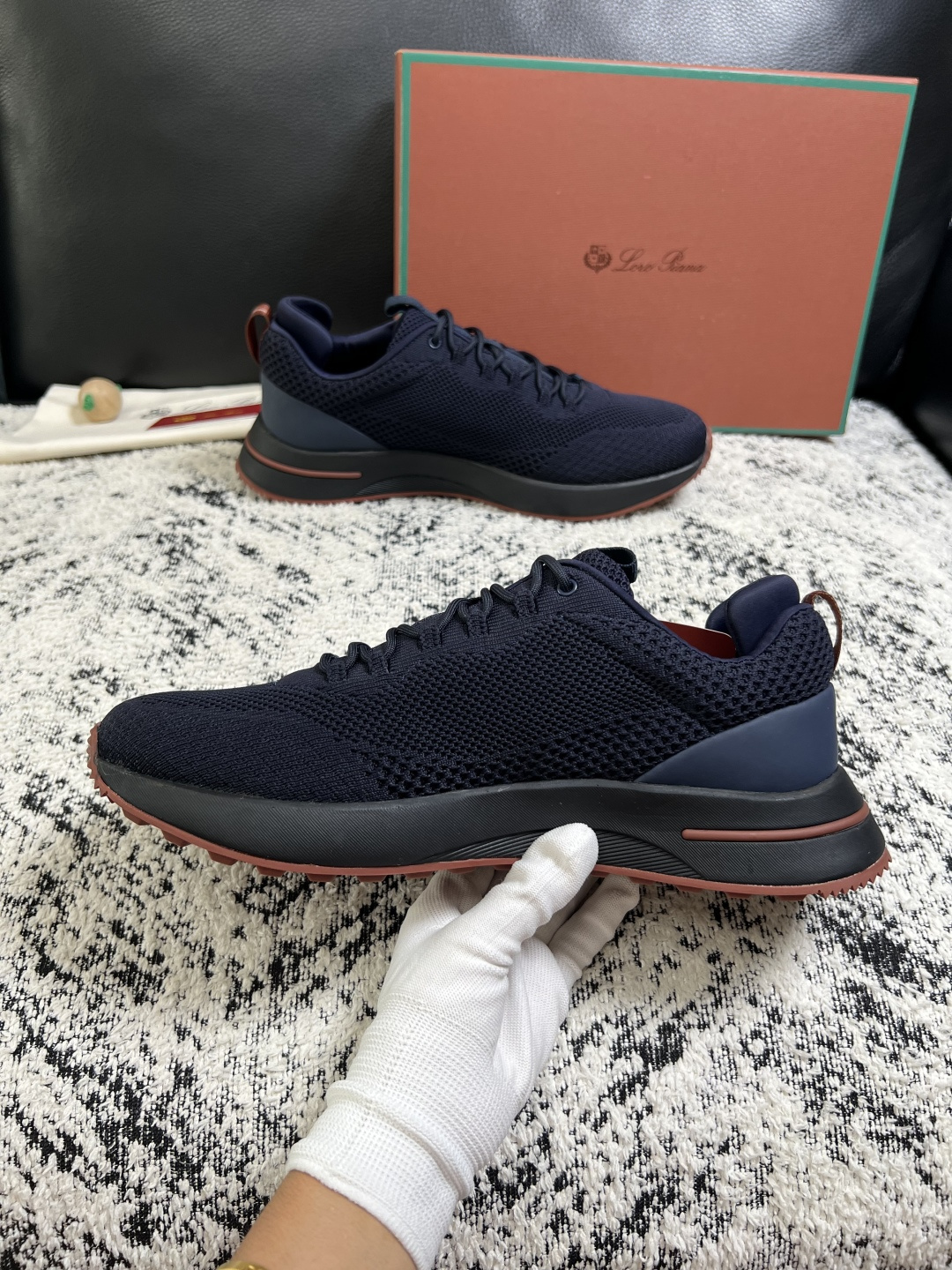 Loro piana  高品质  顶级工艺品  诺悠翩雅  新品专柜同步原厂配置，鞋面意大利进口飞织牛皮面料，高品质拼接