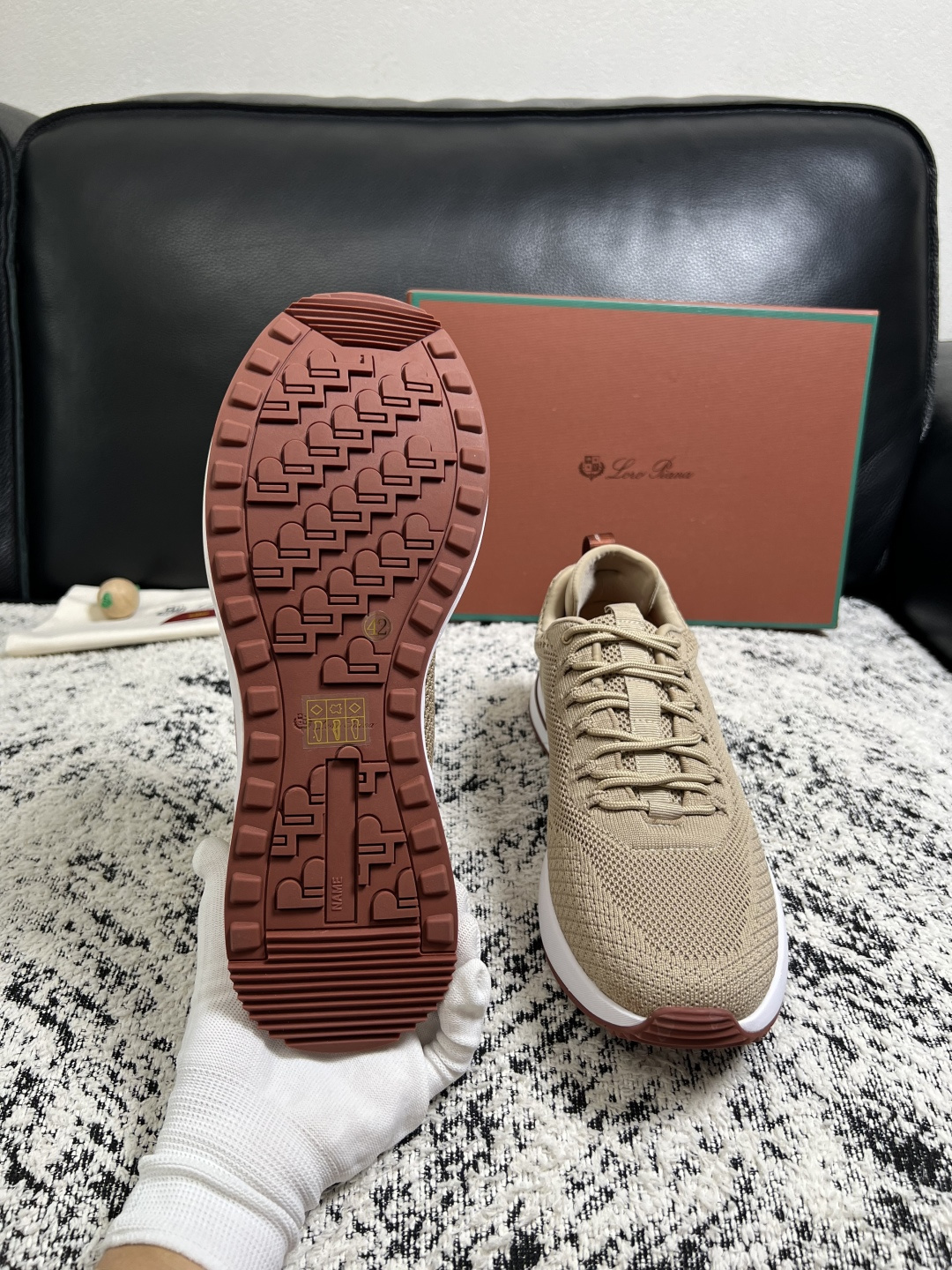 Loro piana  高品质  顶级工艺品  诺悠翩雅  新品专柜同步原厂配置，鞋面意大利进口飞织牛皮面料，高品质拼接