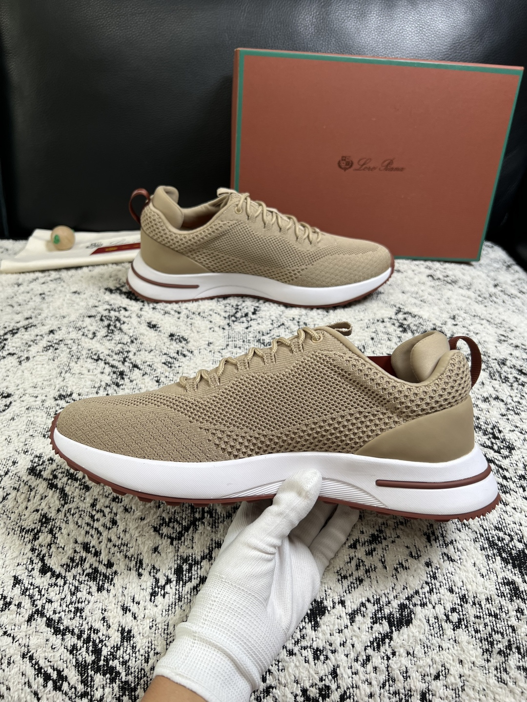 Loro piana  高品质  顶级工艺品  诺悠翩雅  新品专柜同步原厂配置，鞋面意大利进口飞织牛皮面料，高品质拼接