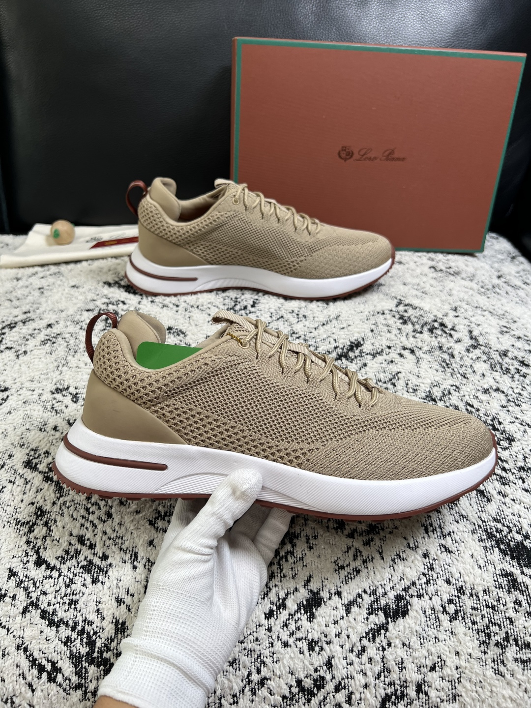 Loro piana  高品质  顶级工艺品  诺悠翩雅  新品专柜同步原厂配置，鞋面意大利进口飞织牛皮面料，高品质拼接