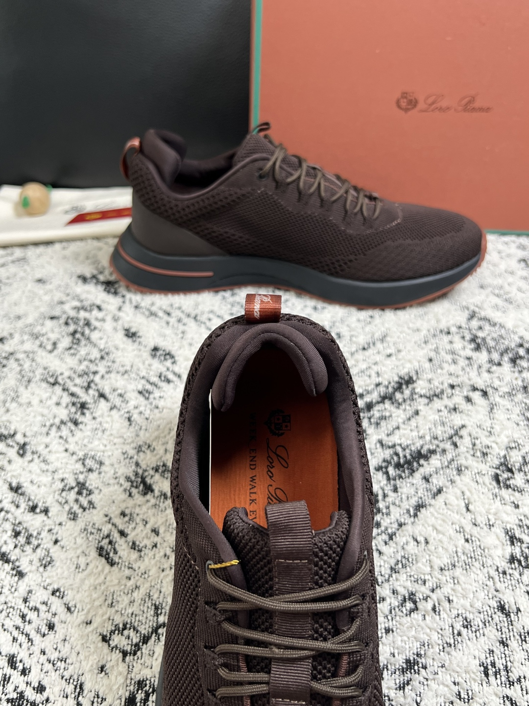 Loro piana  高品质  顶级工艺品  诺悠翩雅  新品专柜同步原厂配置，鞋面意大利进口飞织牛皮面料，高品质拼接