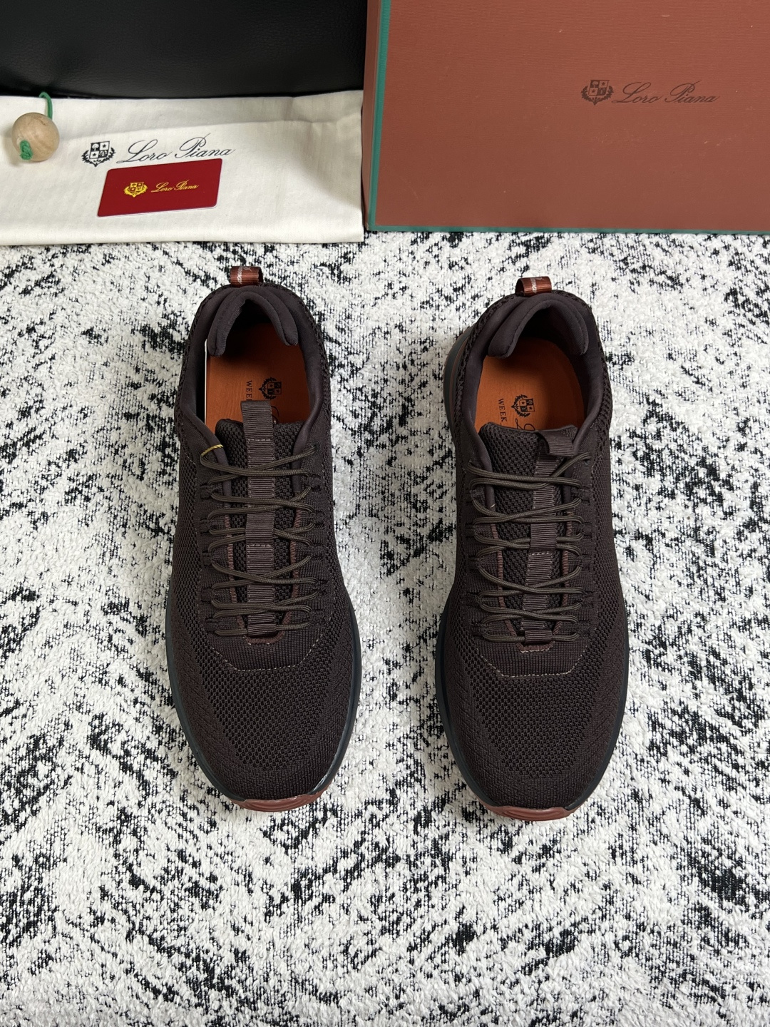 Loro piana  高品质  顶级工艺品  诺悠翩雅  新品专柜同步原厂配置，鞋面意大利进口飞织牛皮面料，高品质拼接
