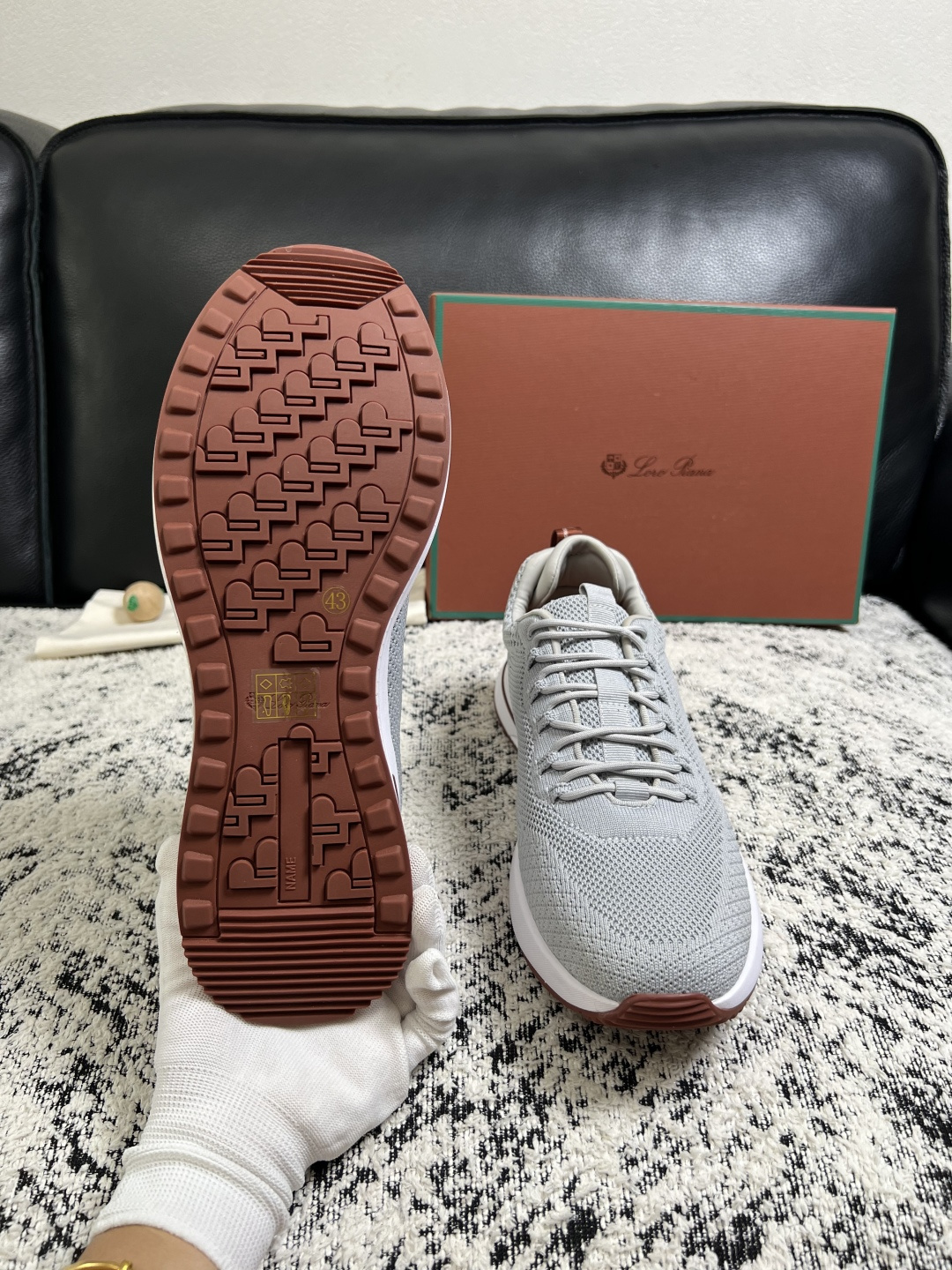 Loro piana  高品质  顶级工艺品  诺悠翩雅  新品专柜同步原厂配置，鞋面意大利进口飞织牛皮面料，高品质拼接