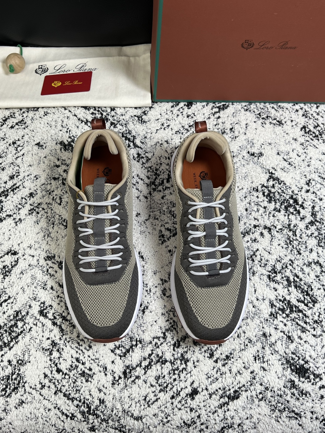 Loro piana  高品质  顶级工艺品  诺悠翩雅  新品专柜同步原厂配置，鞋面意大利进口飞织牛皮面料，高品质拼接