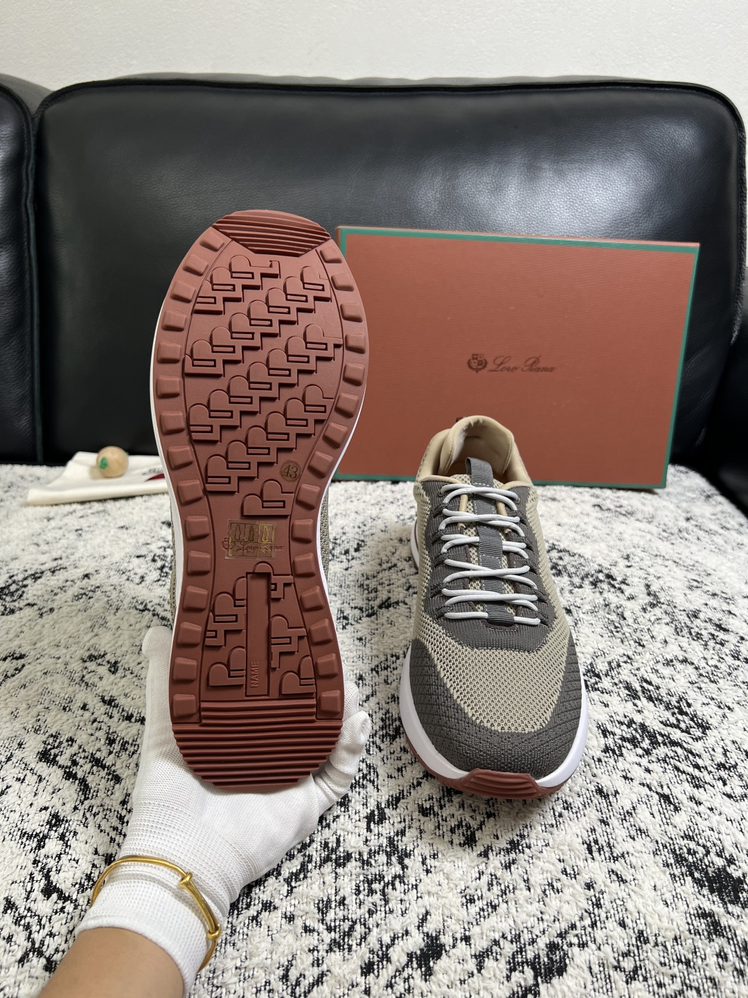 Loro piana  高品质  顶级工艺品  诺悠翩雅  新品专柜同步原厂配置，鞋面意大利进口飞织牛皮面料，高品质拼接