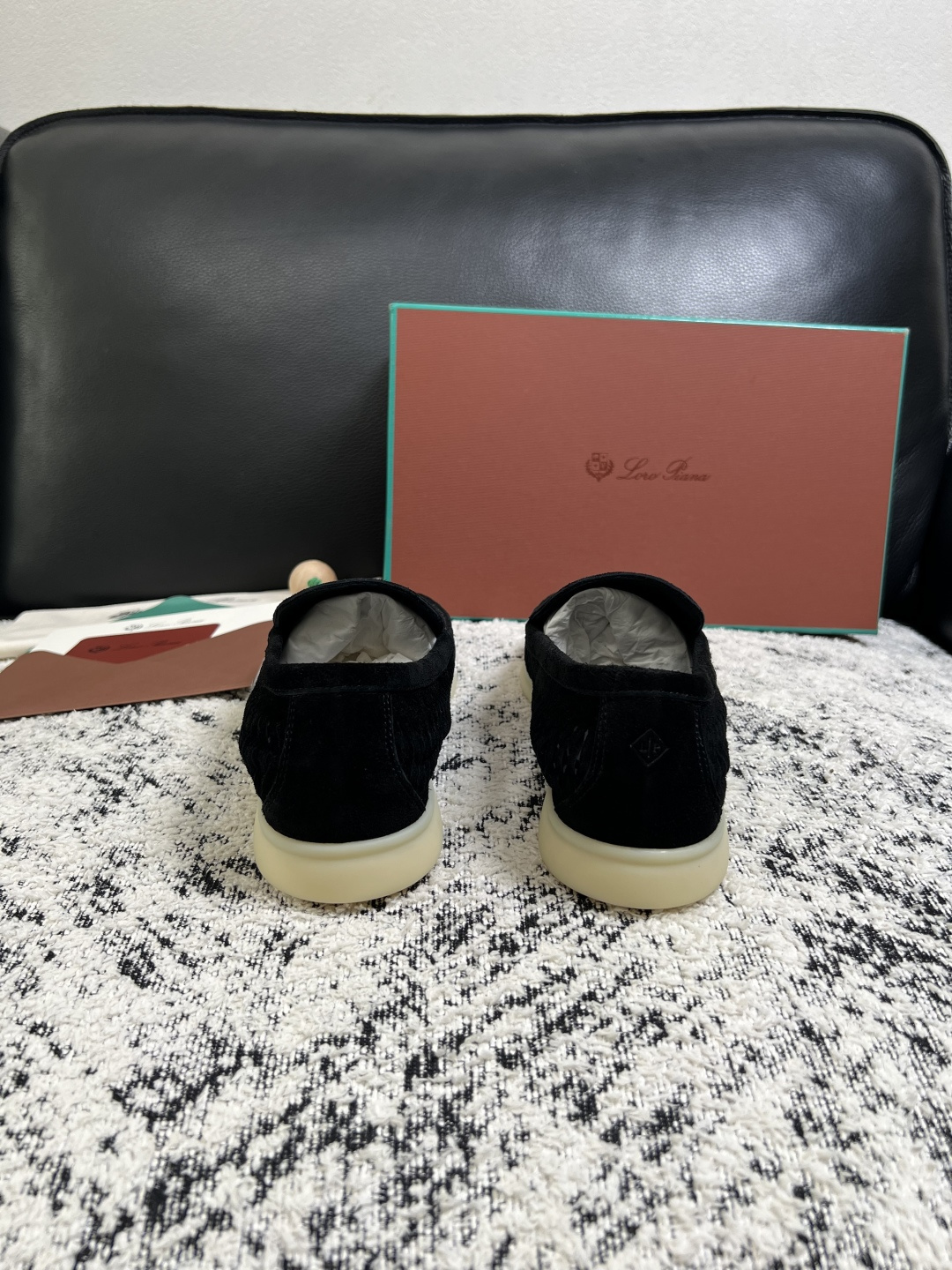 Loro piana  高品质  顶级工艺品  诺悠翩雅  新品专柜同步原厂配置，鞋面意大利进口飞织牛皮面料，高品质拼接