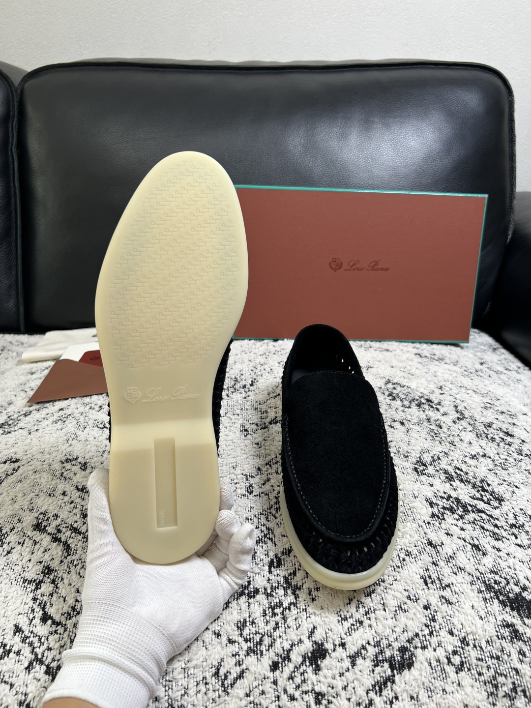Loro piana  高品质  顶级工艺品  诺悠翩雅  新品专柜同步原厂配置，鞋面意大利进口飞织牛皮面料，高品质拼接