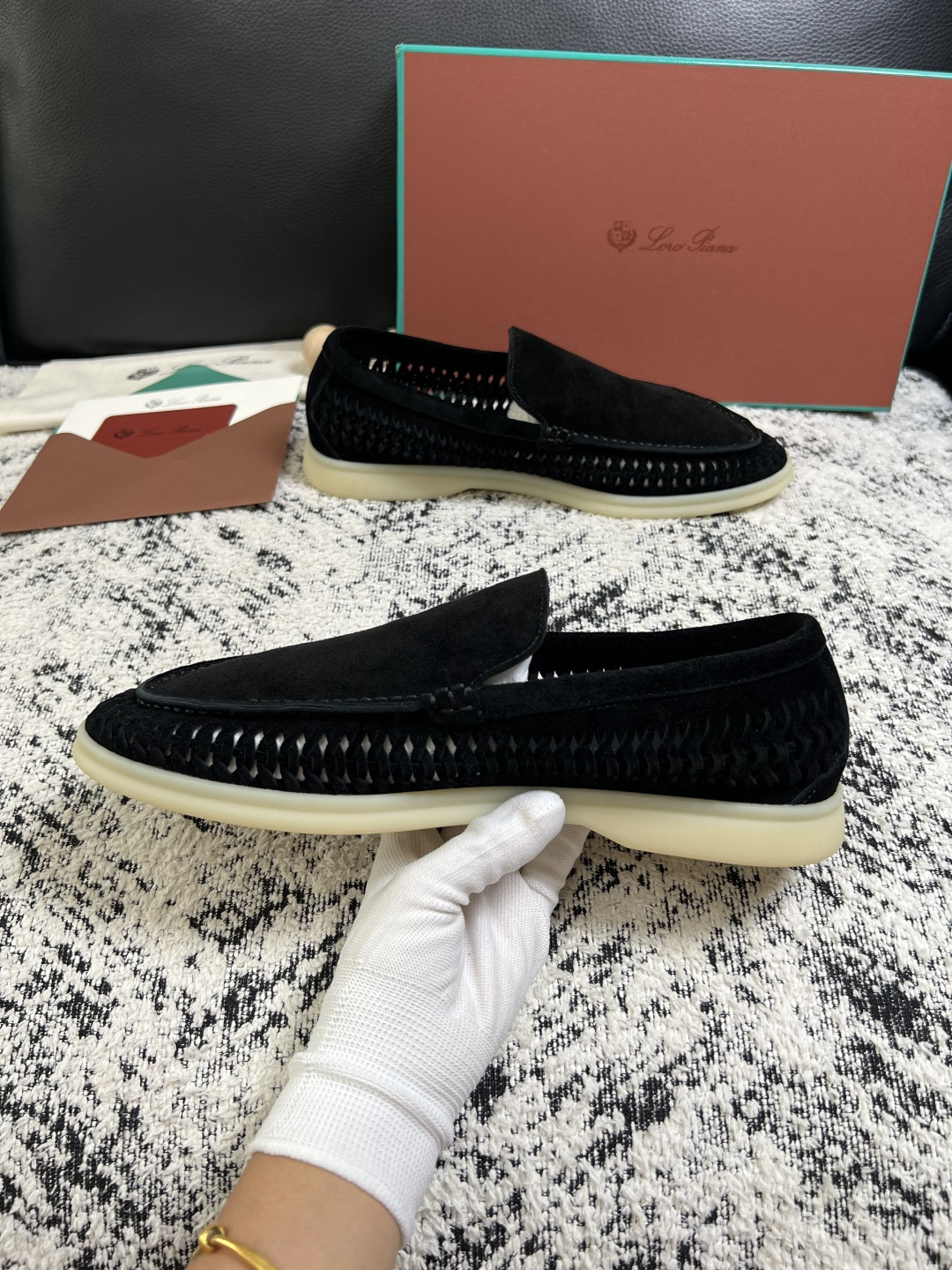 Loro piana  高品质  顶级工艺品  诺悠翩雅  新品专柜同步原厂配置，鞋面意大利进口飞织牛皮面料，高品质拼接