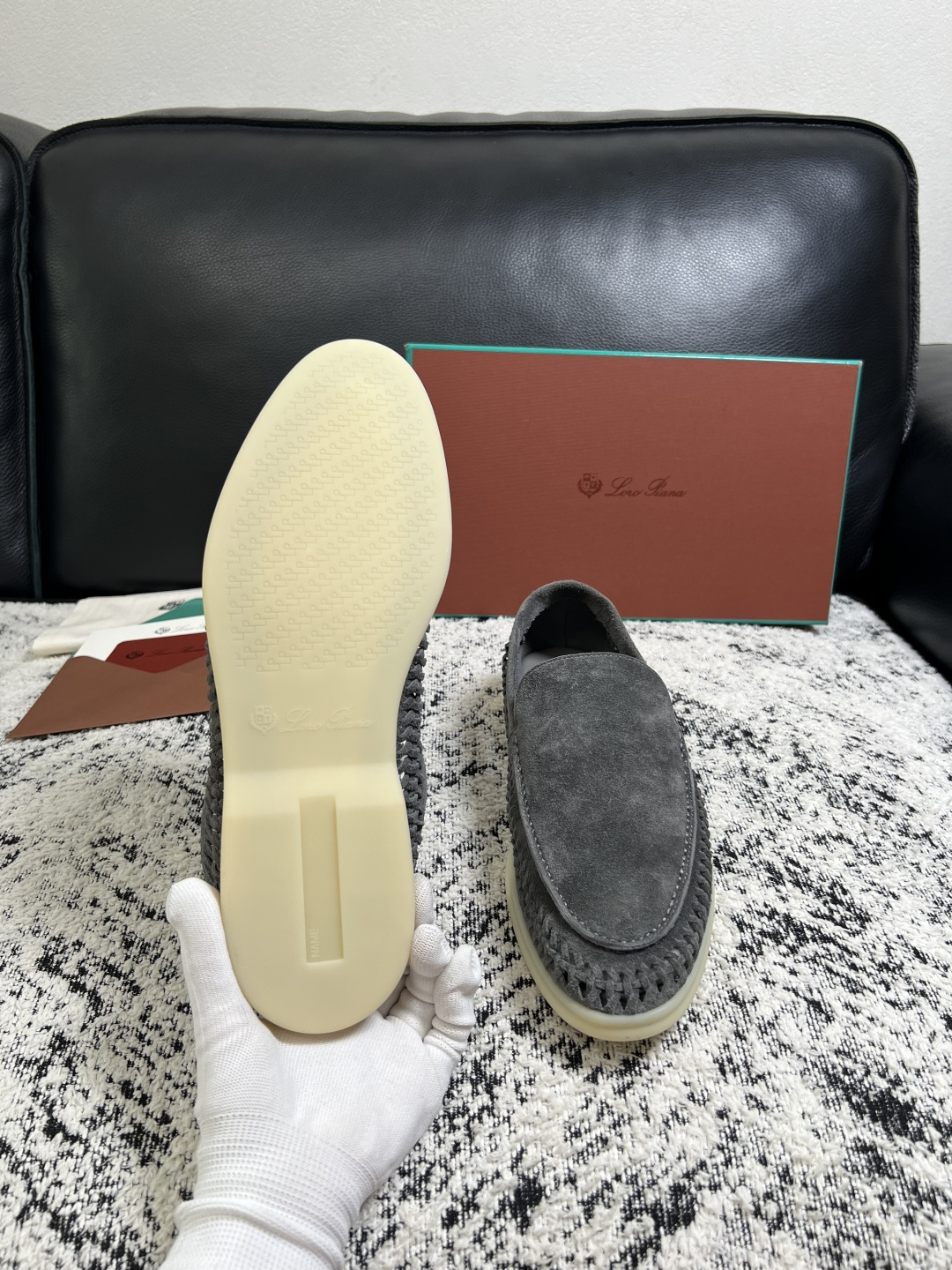 Loro piana  高品质  顶级工艺品  诺悠翩雅  新品专柜同步原厂配置，鞋面意大利进口飞织牛皮面料，高品质拼接