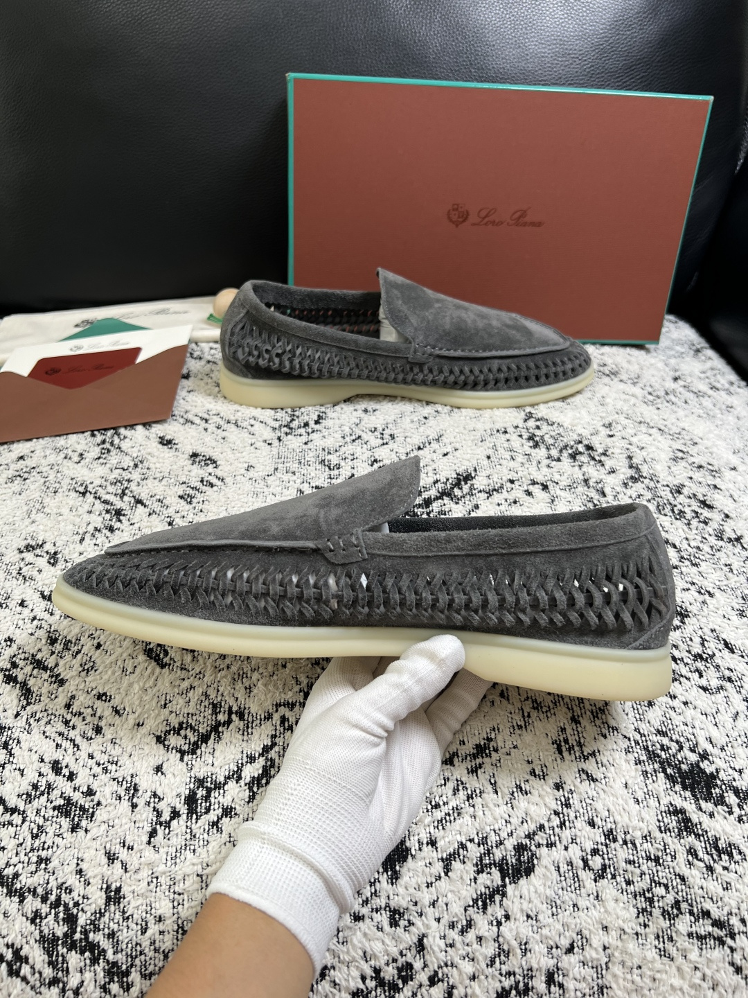 Loro piana  高品质  顶级工艺品  诺悠翩雅  新品专柜同步原厂配置，鞋面意大利进口飞织牛皮面料，高品质拼接
