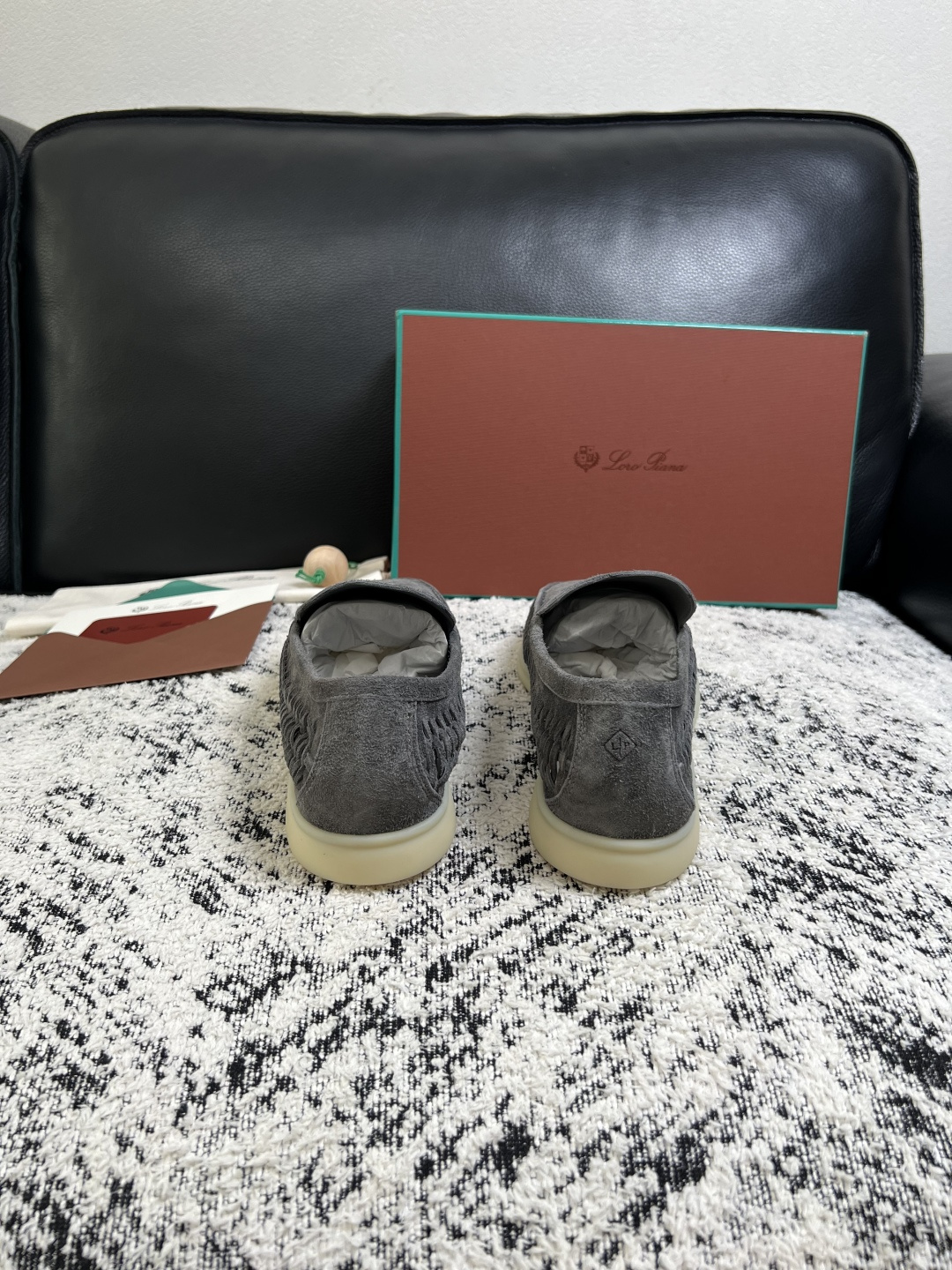 Loro piana  高品质  顶级工艺品  诺悠翩雅  新品专柜同步原厂配置，鞋面意大利进口飞织牛皮面料，高品质拼接