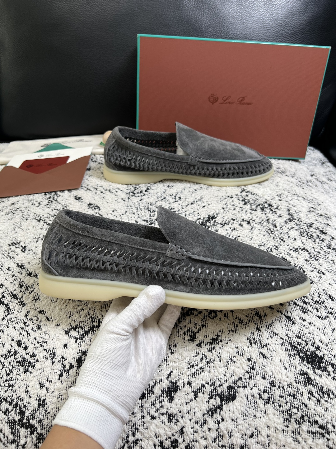 Loro piana  高品质  顶级工艺品  诺悠翩雅  新品专柜同步原厂配置，鞋面意大利进口飞织牛皮面料，高品质拼接