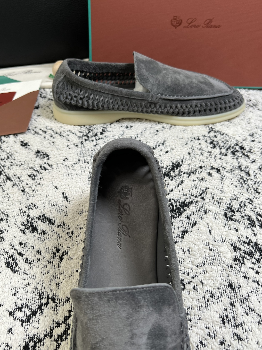 Loro piana  高品质  顶级工艺品  诺悠翩雅  新品专柜同步原厂配置，鞋面意大利进口飞织牛皮面料，高品质拼接