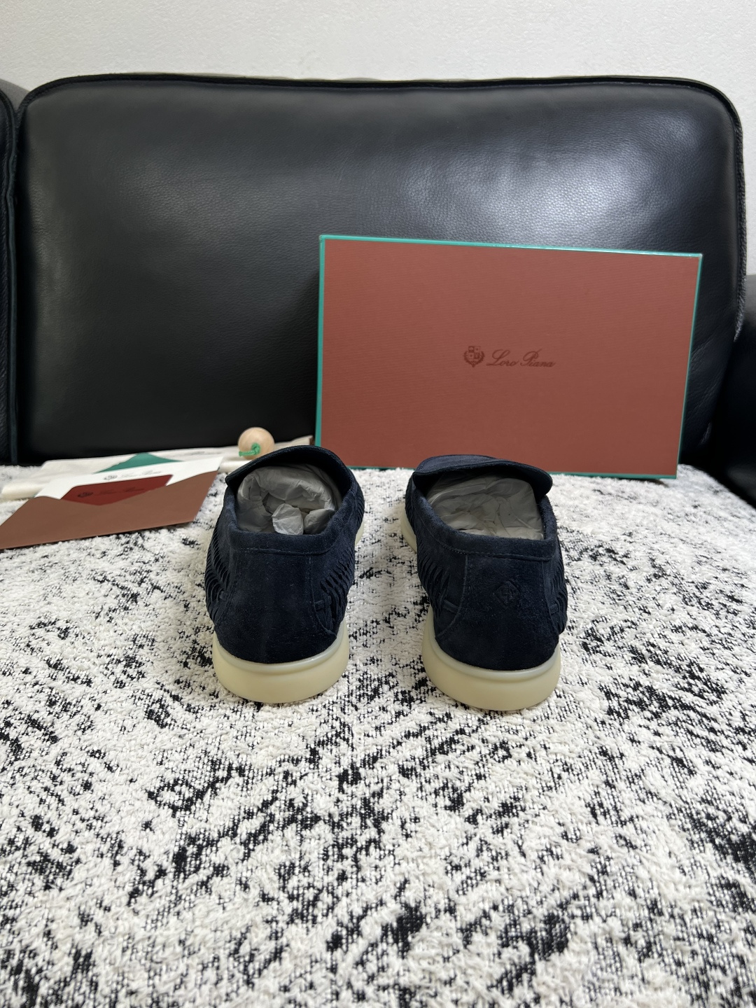 Loro piana  高品质  顶级工艺品  诺悠翩雅  新品专柜同步原厂配置，鞋面意大利进口飞织牛皮面料，高品质拼接