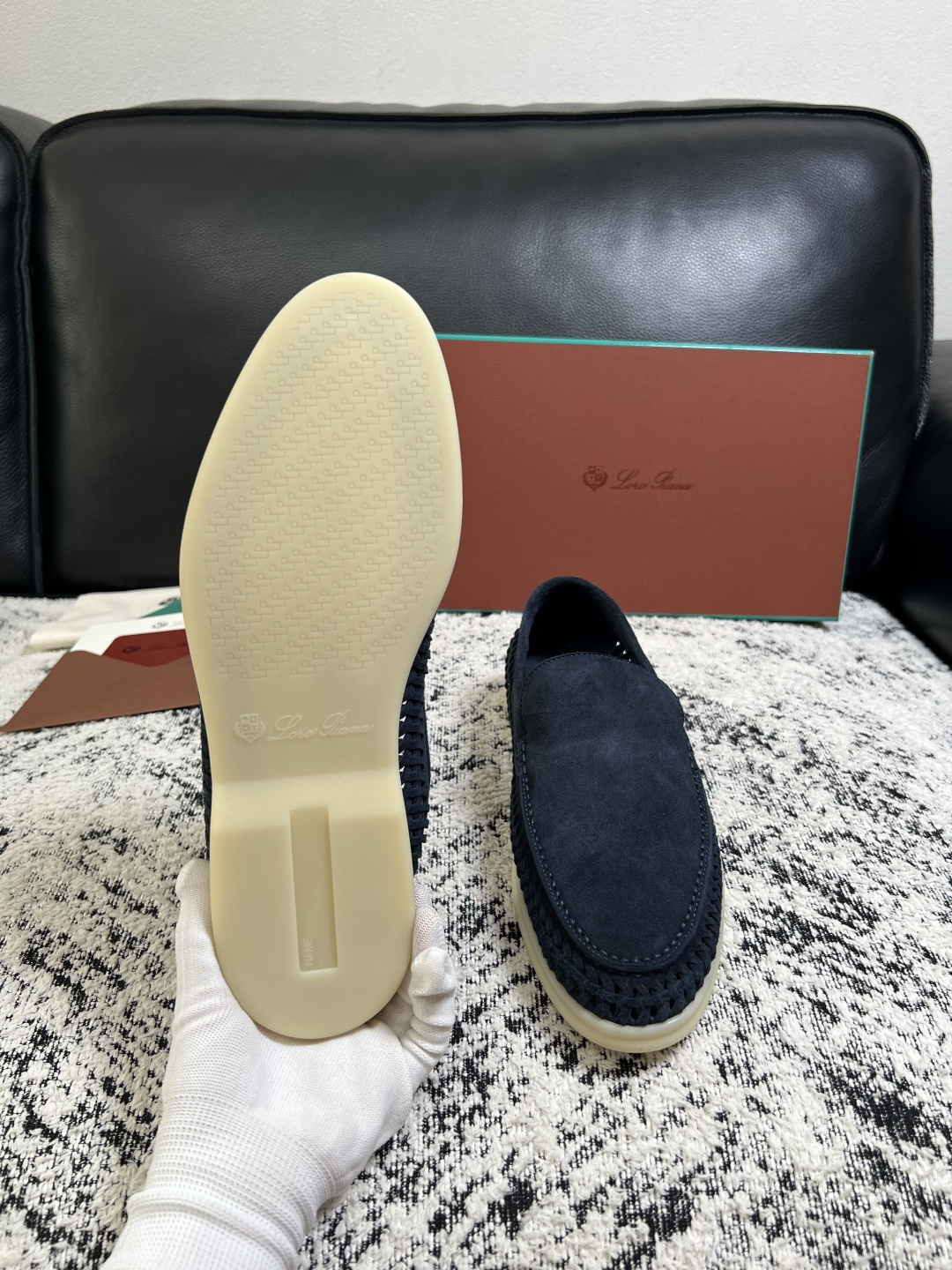 Loro piana  高品质  顶级工艺品  诺悠翩雅  新品专柜同步原厂配置，鞋面意大利进口飞织牛皮面料，高品质拼接