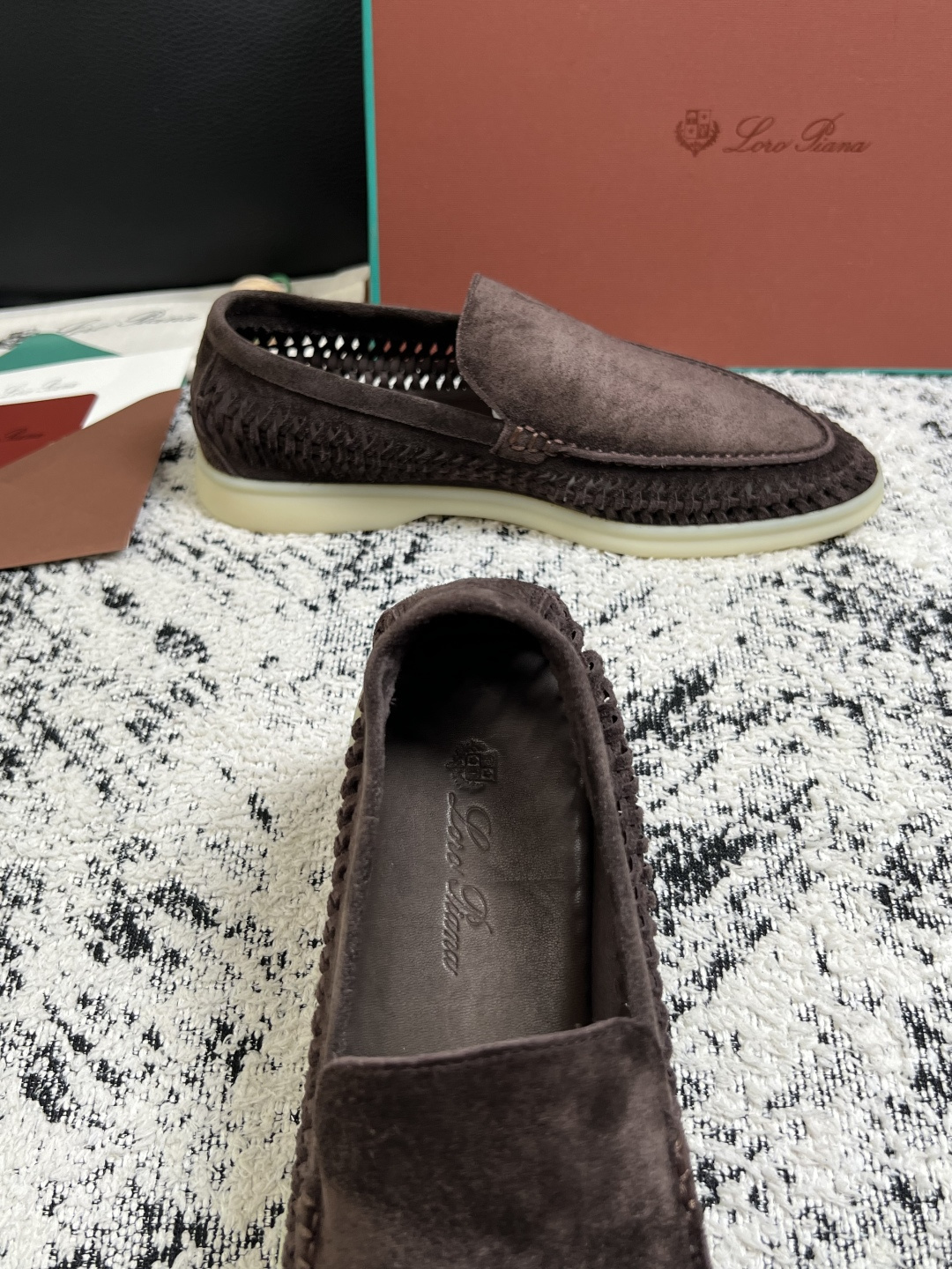 Loro piana  高品质  顶级工艺品  诺悠翩雅  新品专柜同步原厂配置，鞋面意大利进口飞织牛皮面料，高品质拼接