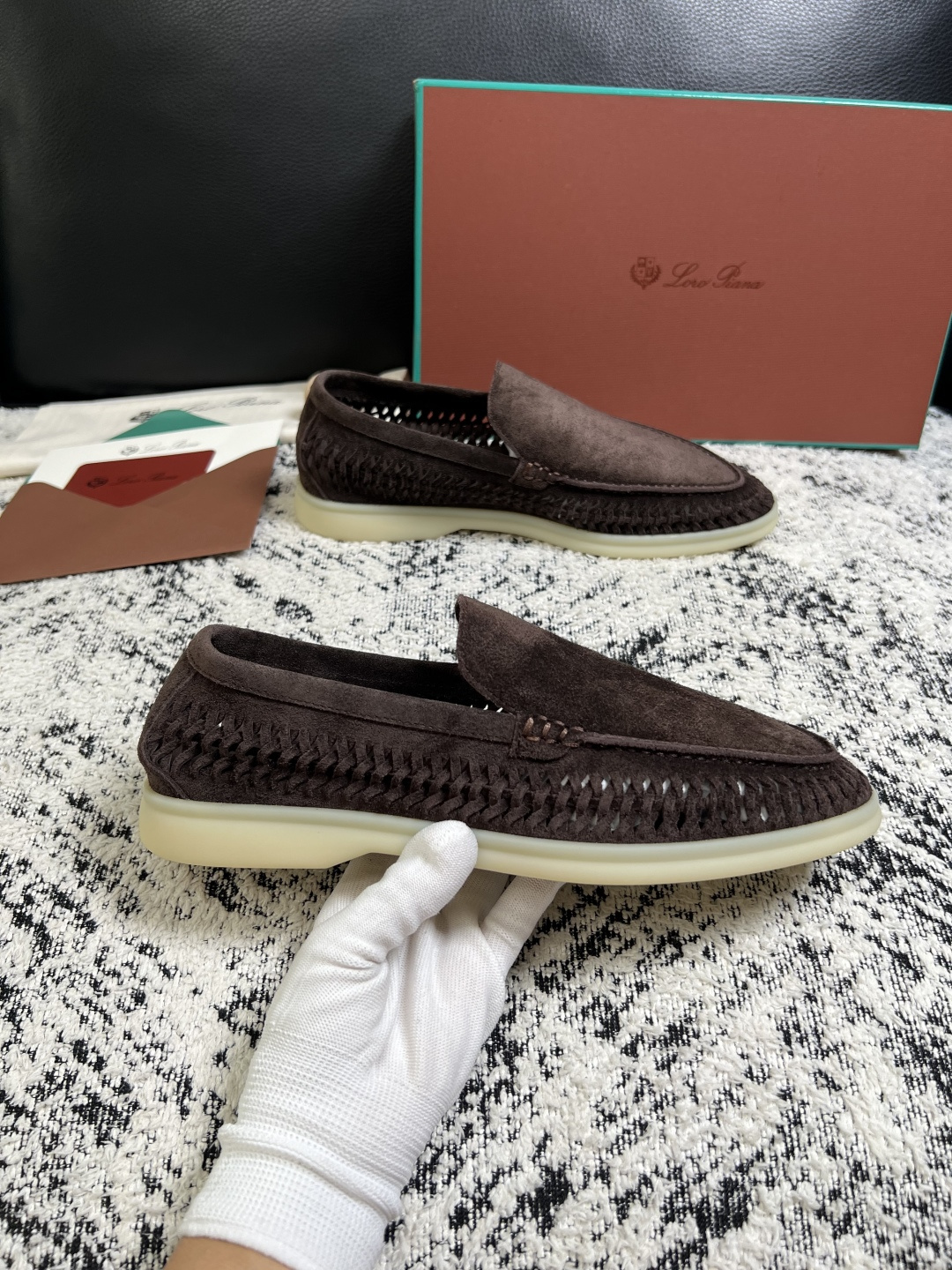 Loro piana  高品质  顶级工艺品  诺悠翩雅  新品专柜同步原厂配置，鞋面意大利进口飞织牛皮面料，高品质拼接