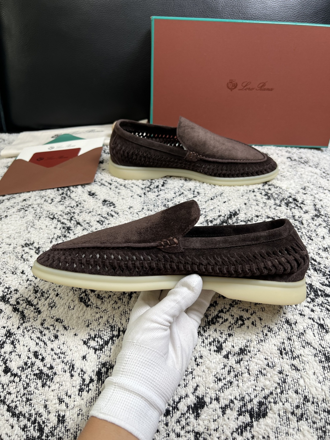Loro piana  高品质  顶级工艺品  诺悠翩雅  新品专柜同步原厂配置，鞋面意大利进口飞织牛皮面料，高品质拼接