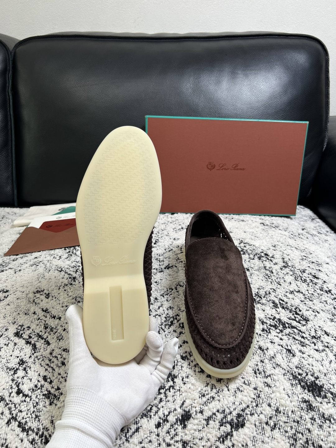 Loro piana  高品质  顶级工艺品  诺悠翩雅  新品专柜同步原厂配置，鞋面意大利进口飞织牛皮面料，高品质拼接