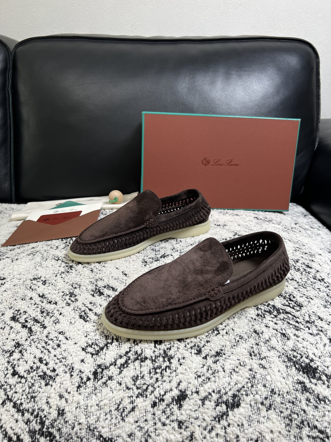 Loro piana  高品质  顶级工艺品  诺悠翩雅  新品专柜同步原厂配置，鞋面意大利进口飞织牛皮面料，高品质拼接
