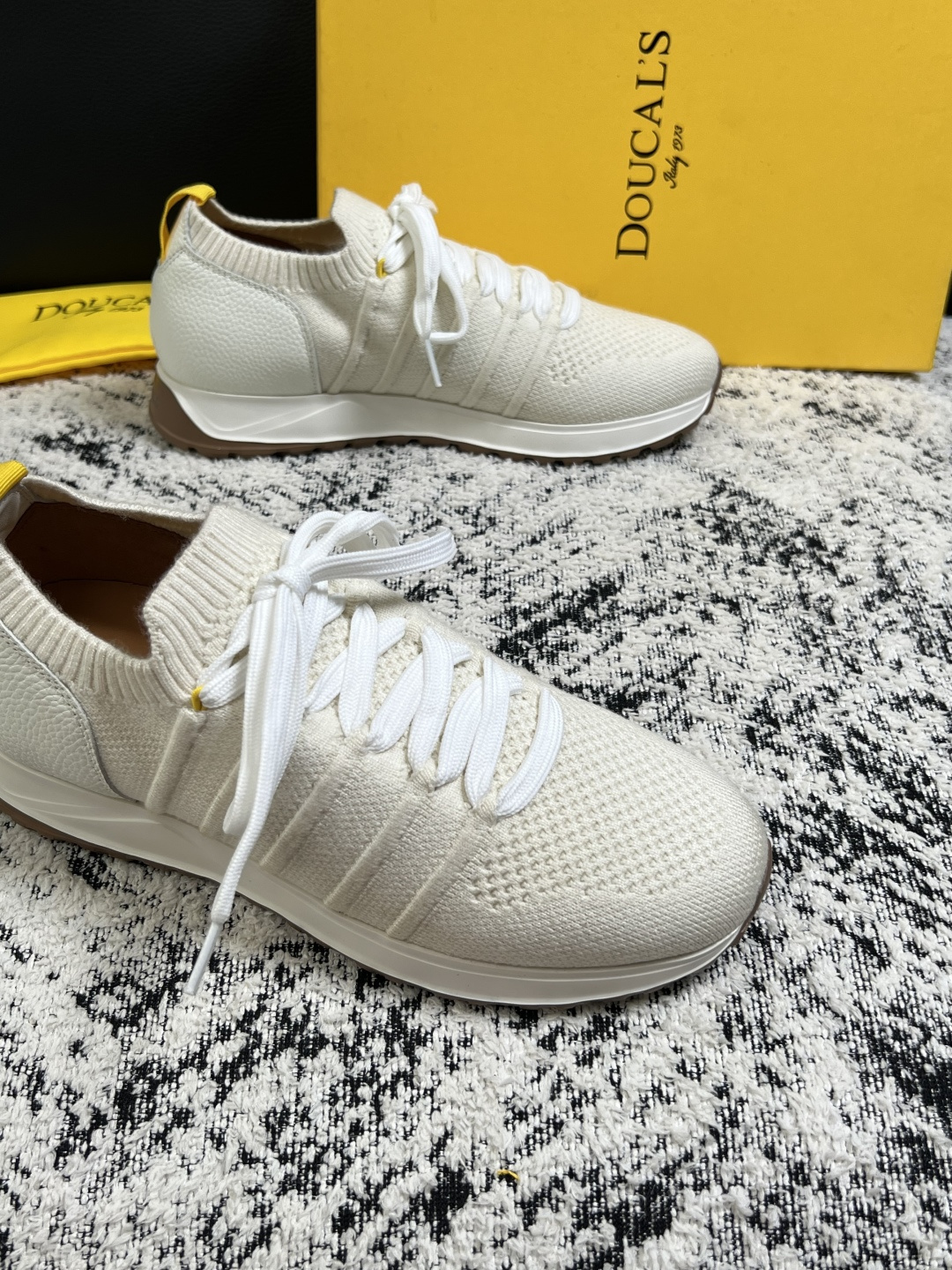 ⚠️只换码不退⚠️  DOUCALS  高品质  顶级工艺品  杜卡斯  运动板鞋专柜同步，意大利进口飞织鞋面，高品质拼