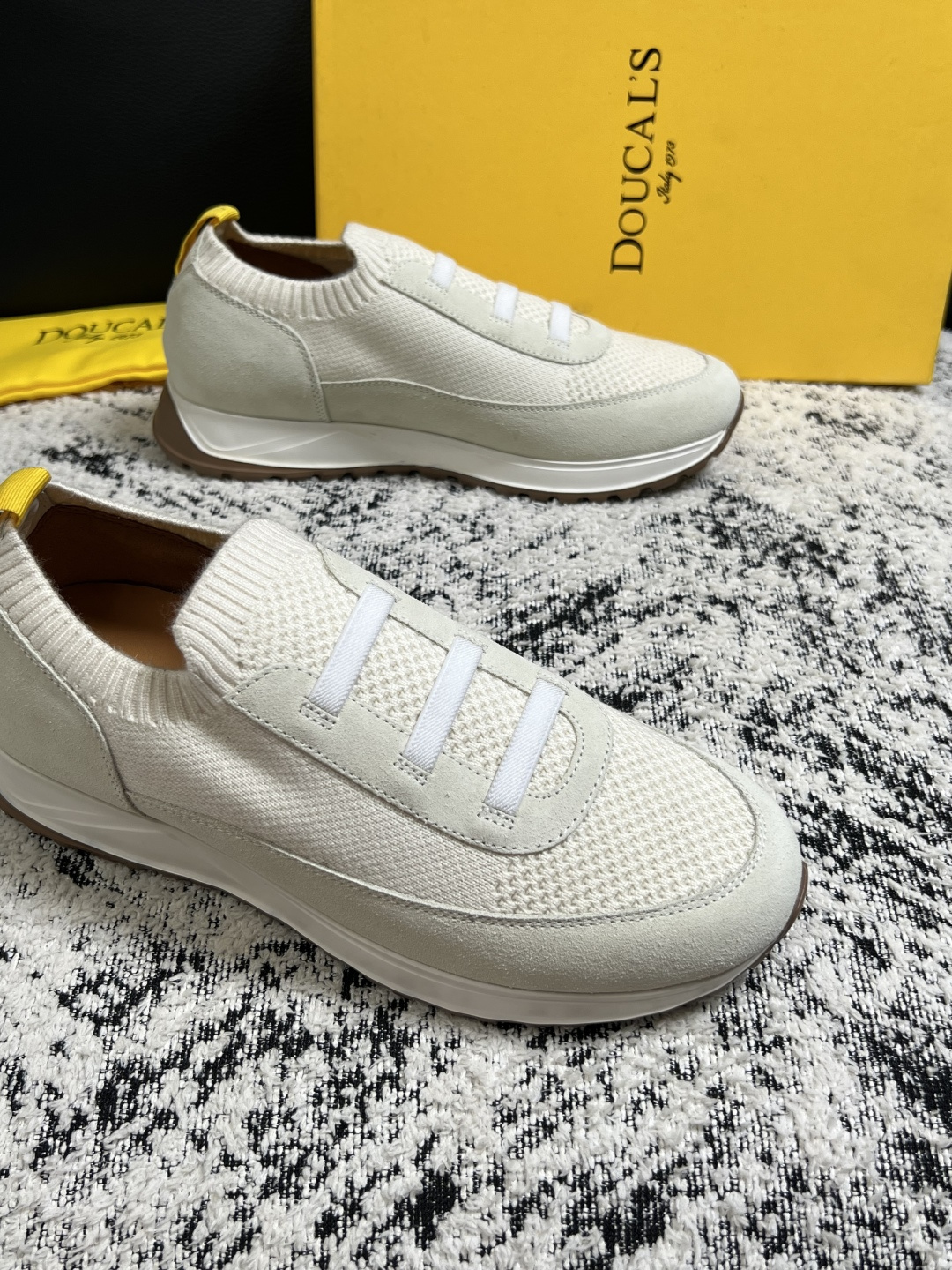 ⚠️只换码不退⚠️  DOUCALS  高品质  顶级工艺品  杜卡斯  运动板鞋专柜同步，意大利进口飞织鞋面，高品质拼
