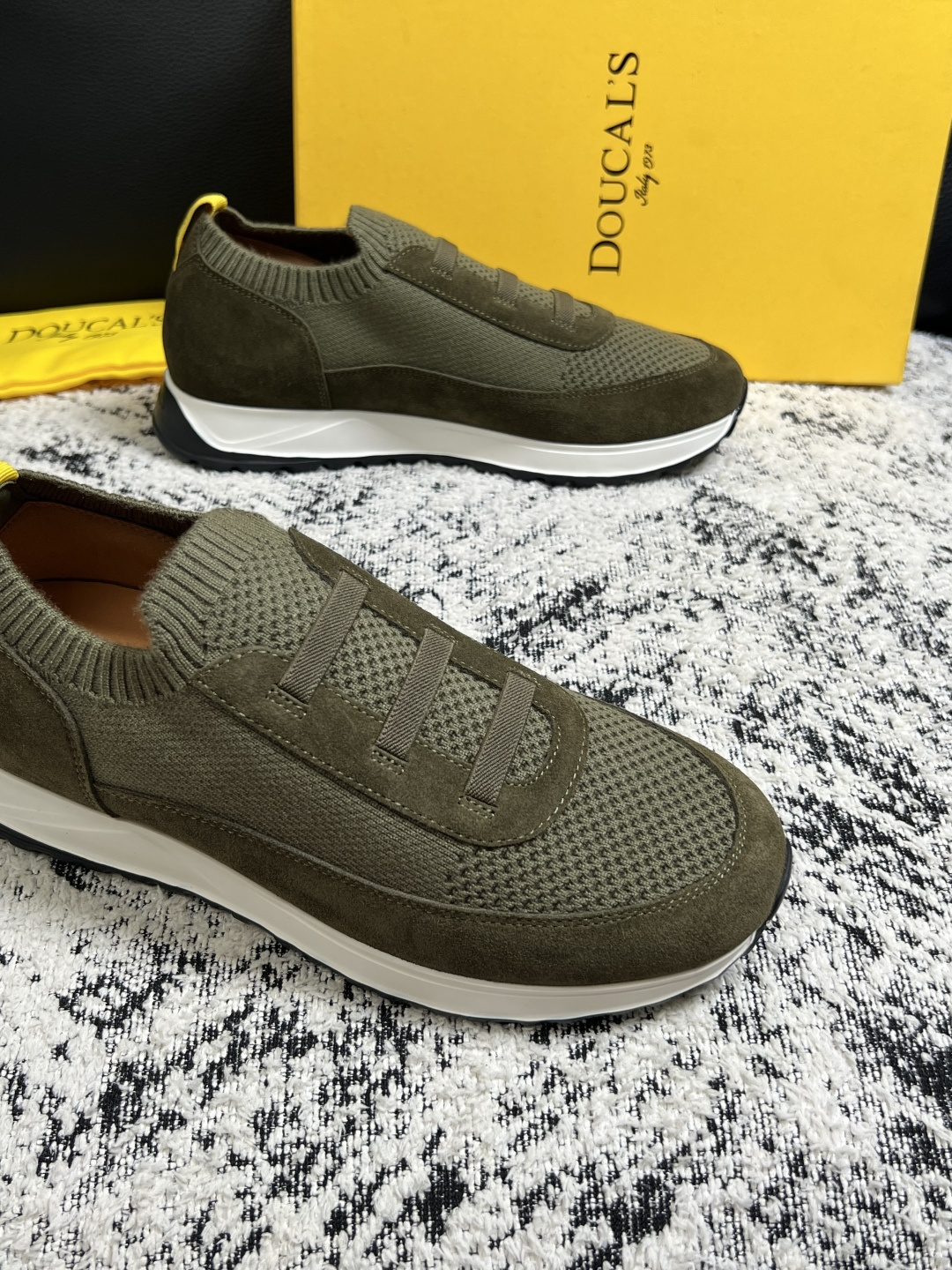 ⚠️只换码不退⚠️  DOUCALS  高品质  顶级工艺品  杜卡斯  运动板鞋专柜同步，意大利进口飞织鞋面，高品质拼