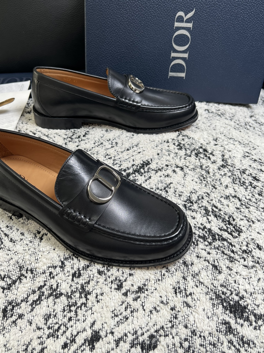 Dior  高品质  顶级工艺品  迪奥  皮鞋系列专柜同步原厂配置，意大利进口牛皮，全进口水染牛皮里垫，鞋底：原厂特供