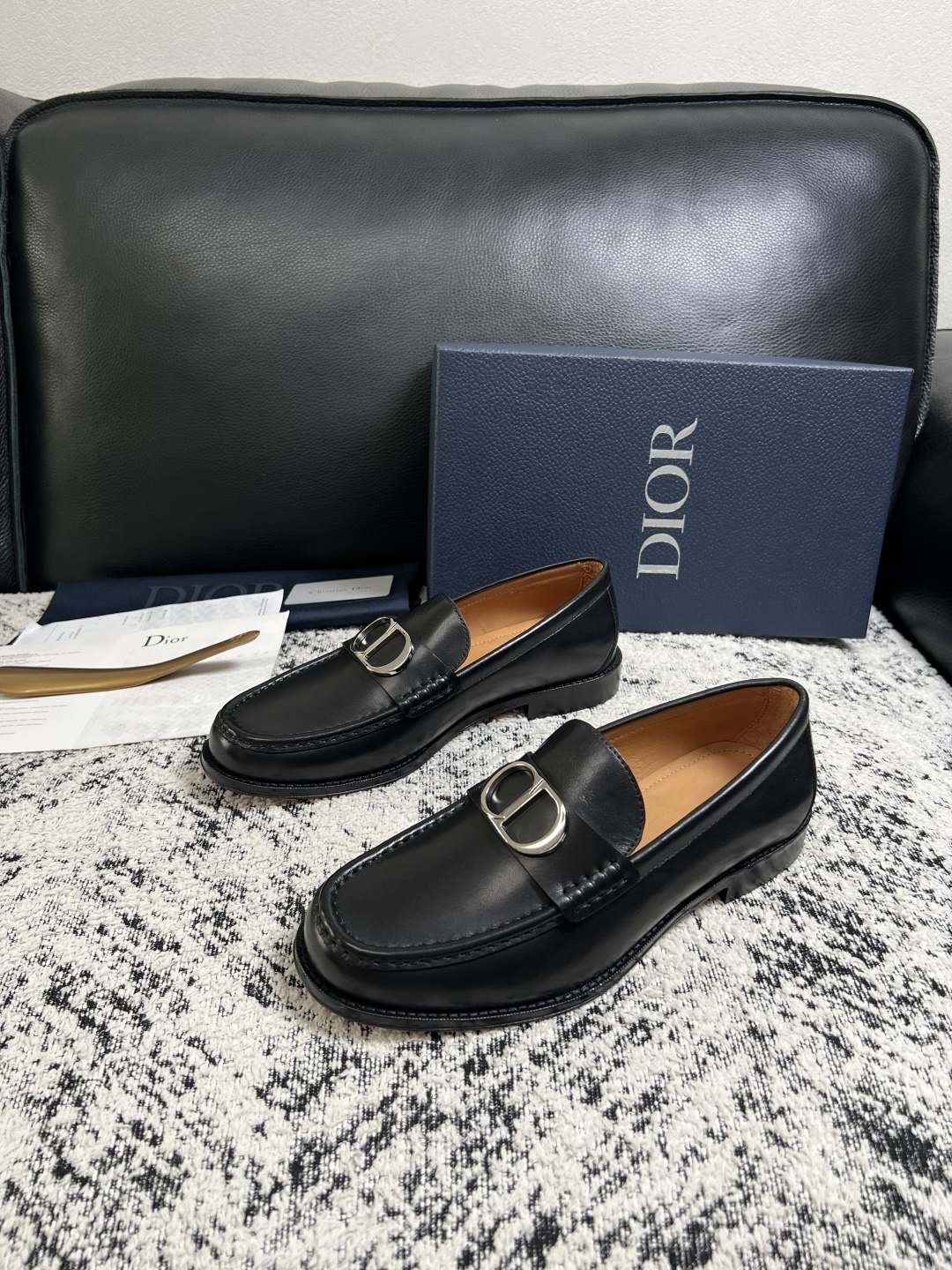 Dior  高品质  顶级工艺品  迪奥  皮鞋系列专柜同步原厂配置，意大利进口牛皮，全进口水染牛皮里垫，鞋底：原厂特供