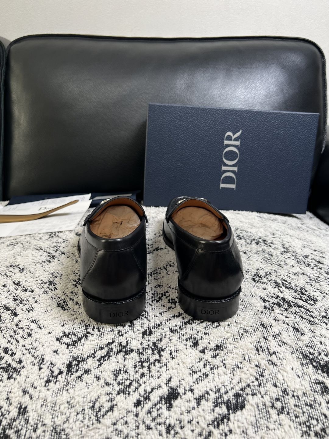 Dior  高品质  顶级工艺品  迪奥  皮鞋系列专柜同步原厂配置，意大利进口牛皮，全进口水染牛皮里垫，鞋底：原厂特供