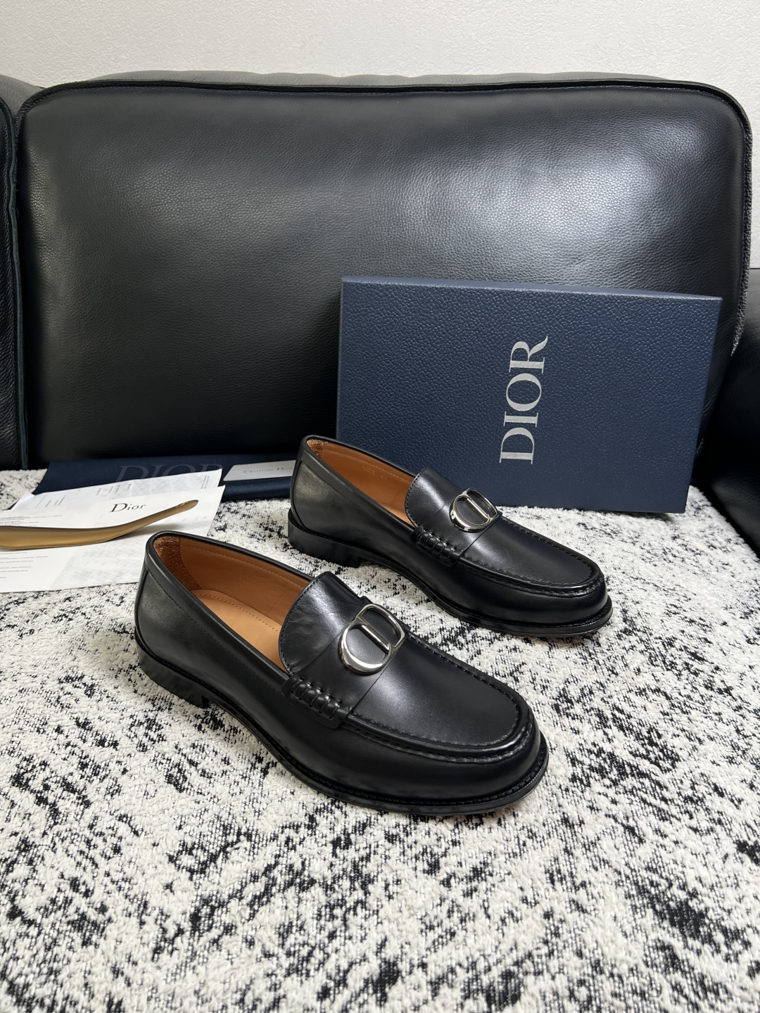 Dior  高品质  顶级工艺品  迪奥  皮鞋系列专柜同步原厂配置，意大利进口牛皮，全进口水染牛皮里垫，鞋底：原厂特供